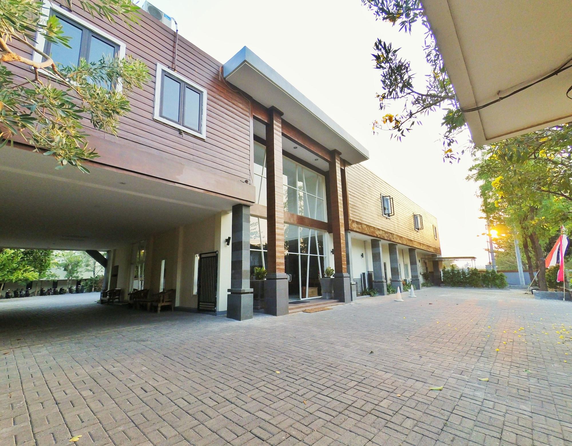 Vista Exterior Hotel Transit Pasuruan