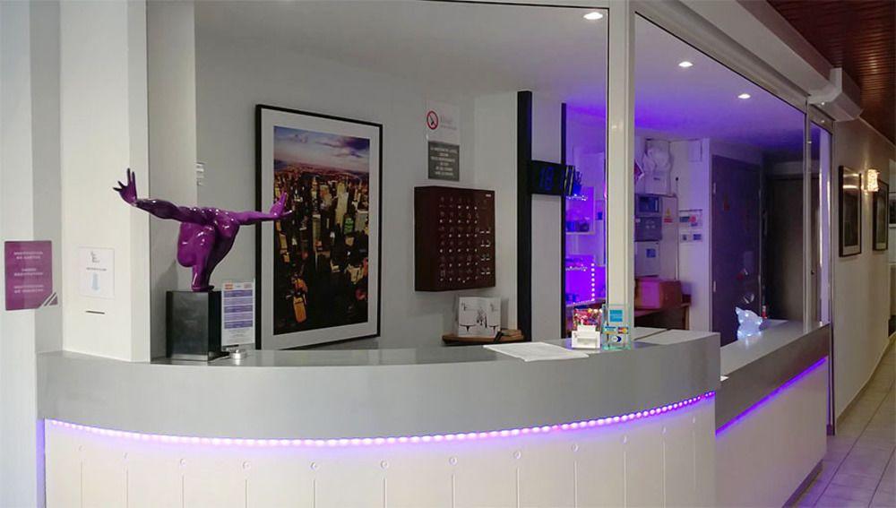 Varios Hotel Le President