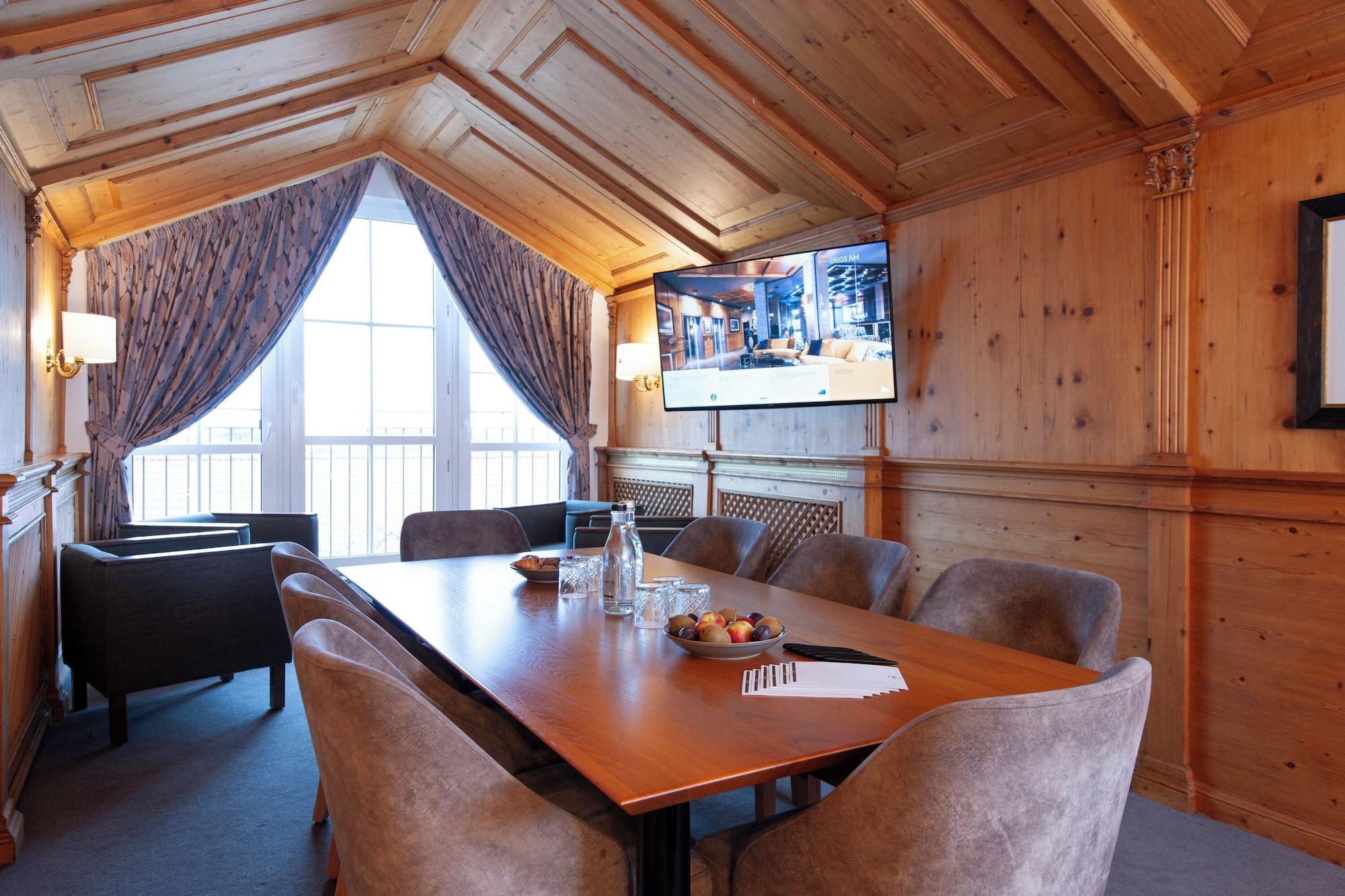 Sala de Reuniones KING's HOTEL First