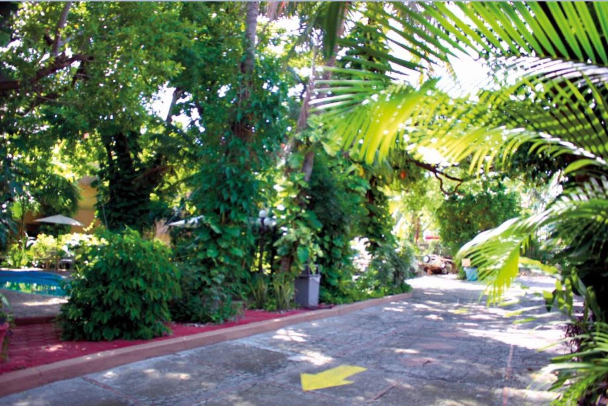 Vista Exterior Hotel La Hacienda