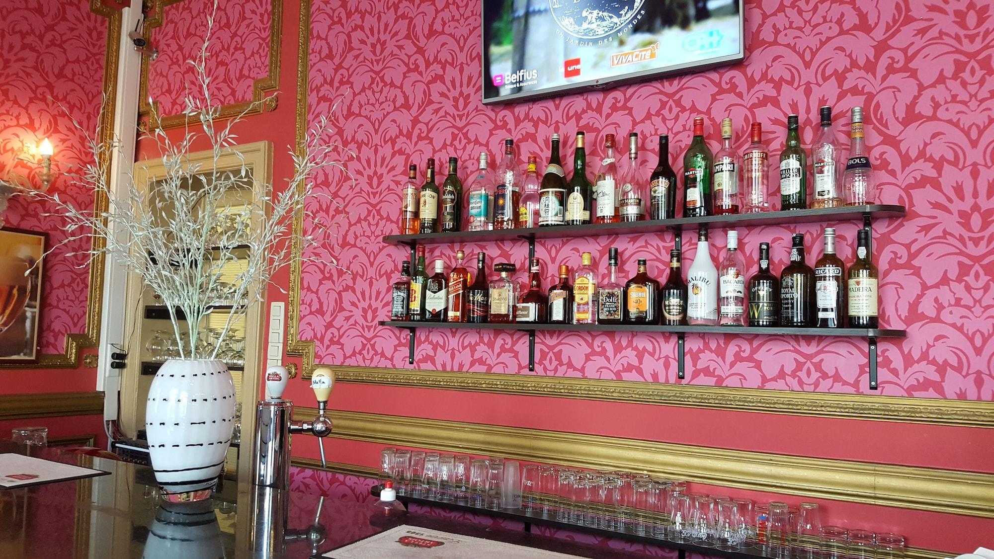 Bar/Salón Hotel Albert 2