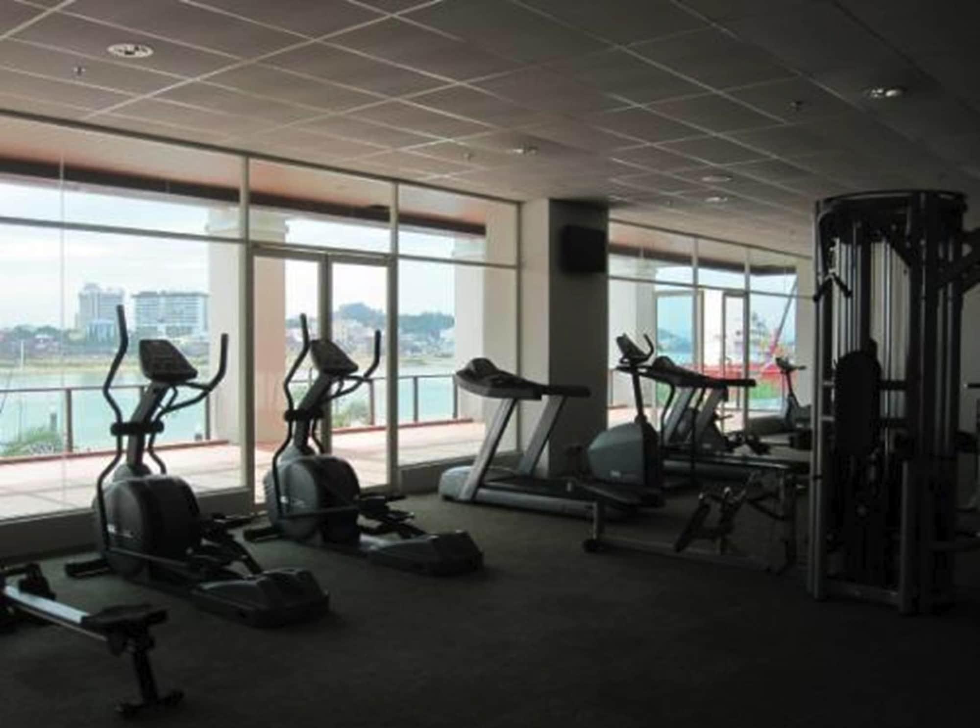 Gimnasio Duyong Marina & Resort