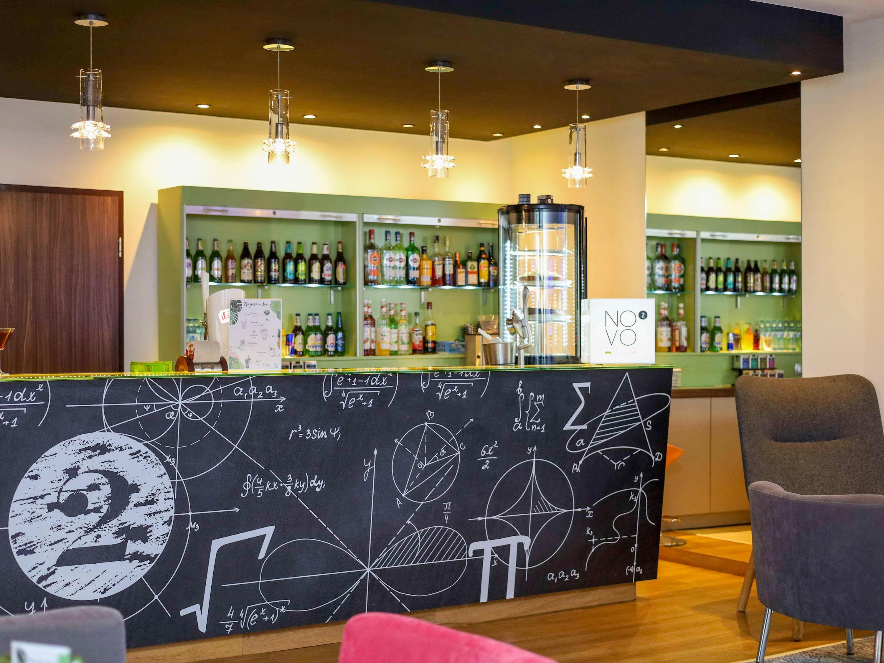 Bar/Salón Novotel Poznan Malta