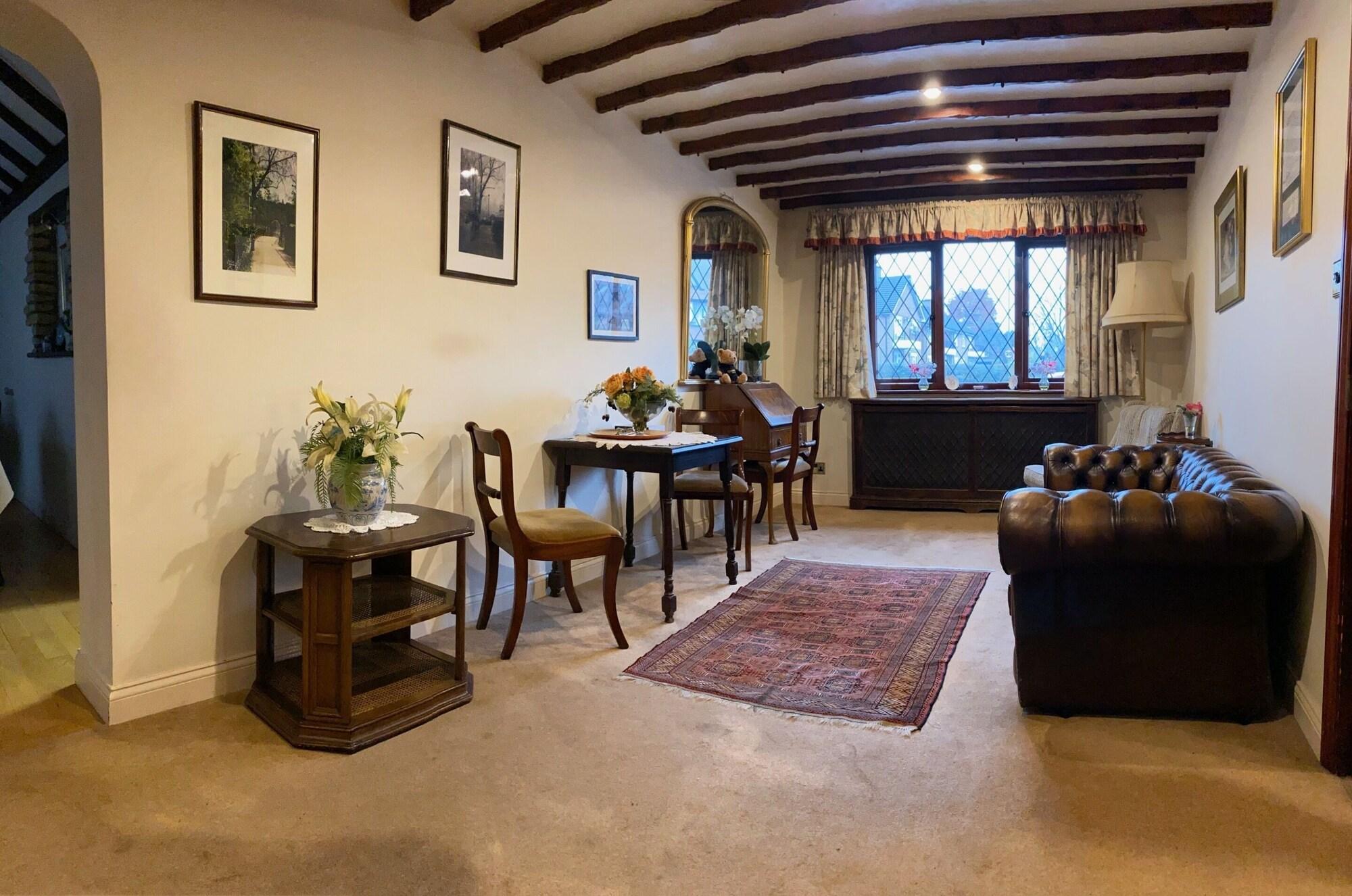 Bar/Salón Cotswold House