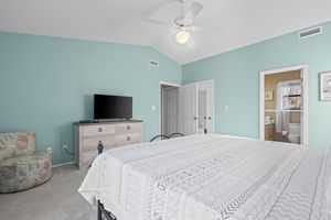 Alquiler Vacacional - Charming 3-bedroom townhome with 3 full baths, Community Pool!