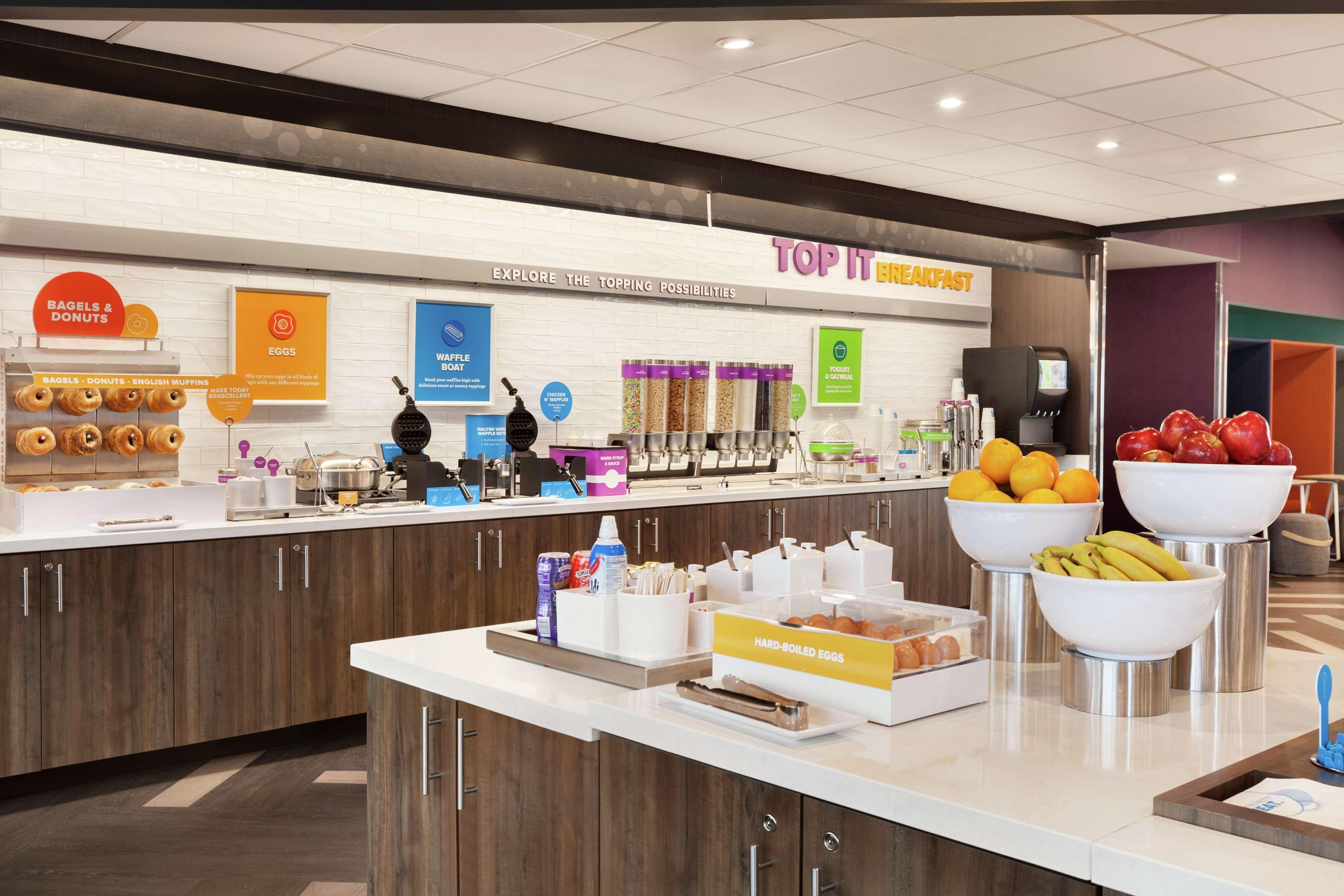 Restaurant Tru by Hilton Williamsville Buffalo Airport