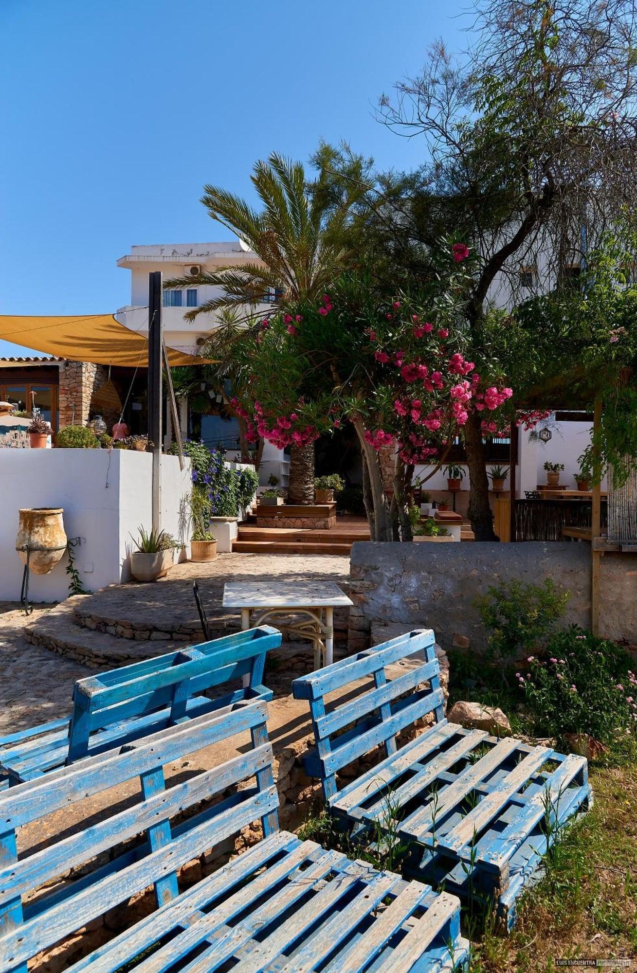 Comodidades del Alojamiento Hostal Illes Pitiüses