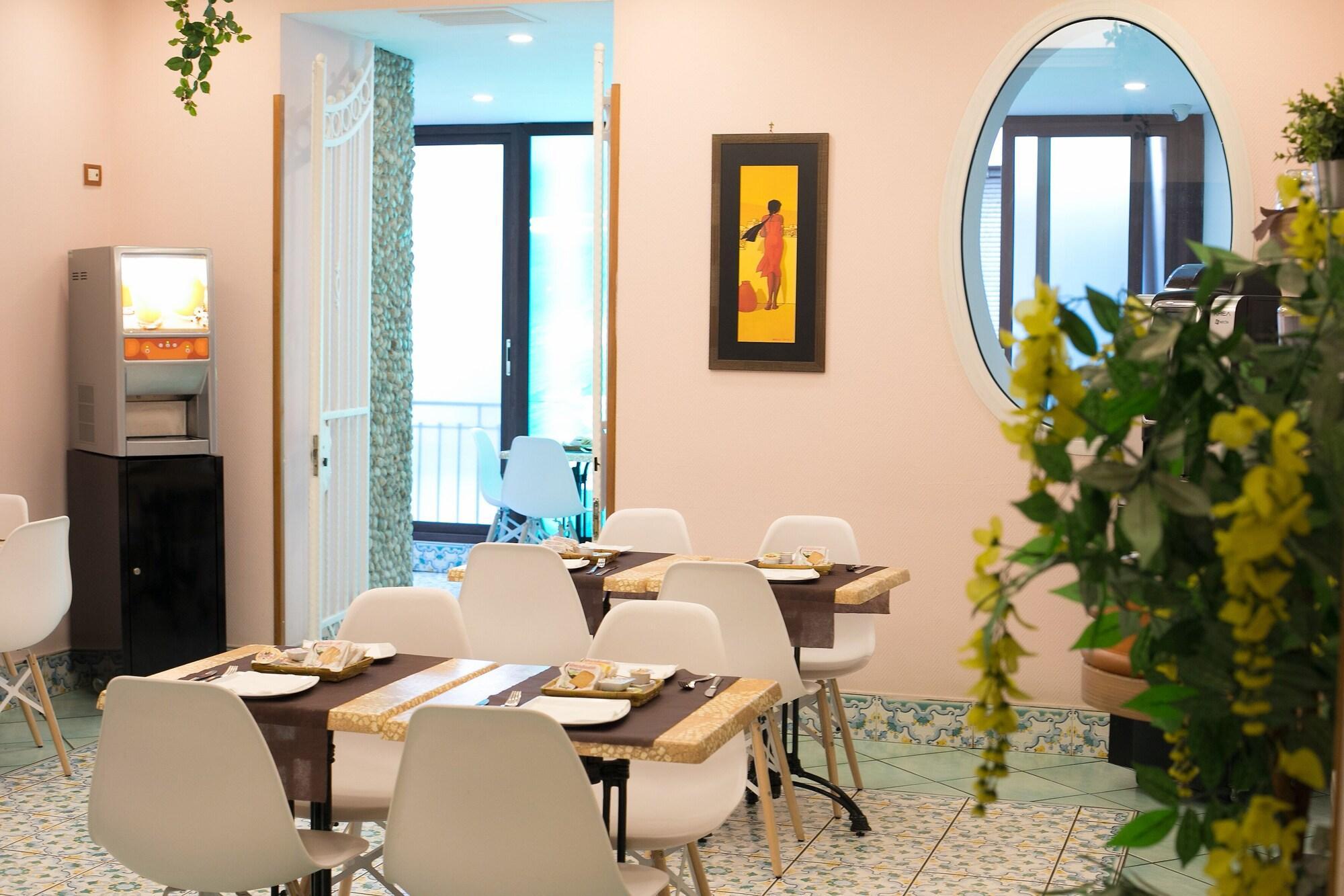 Bar/Salón Hotel Potenza