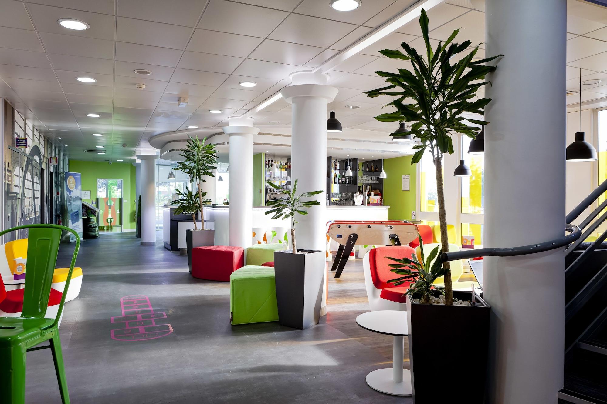 Vista Lobby ibis Styles Lyon Villeurbanne Parc de la Tête d'Or