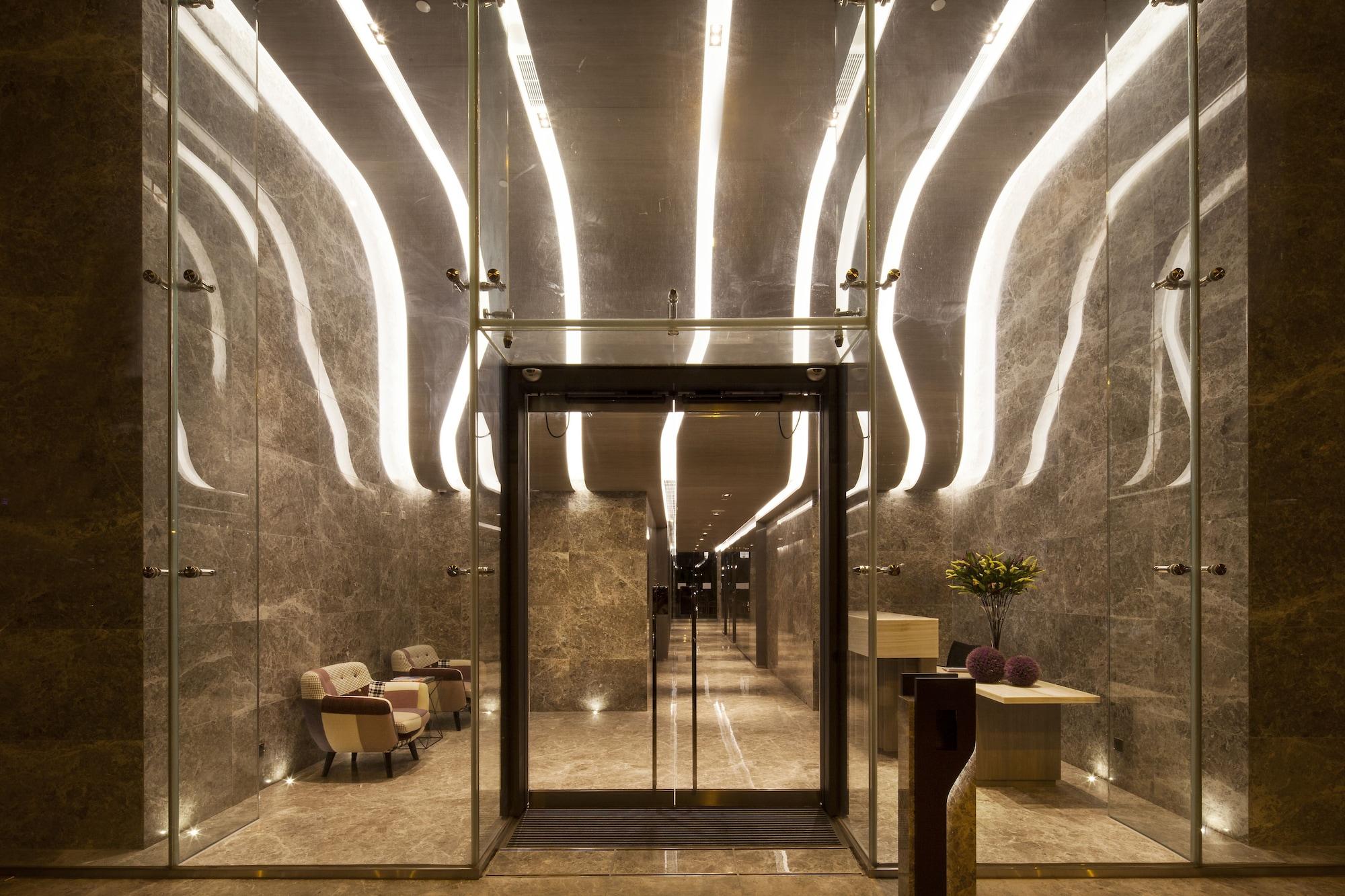 Vista Lobby CM Plus Hotels and Serviced Apartments
