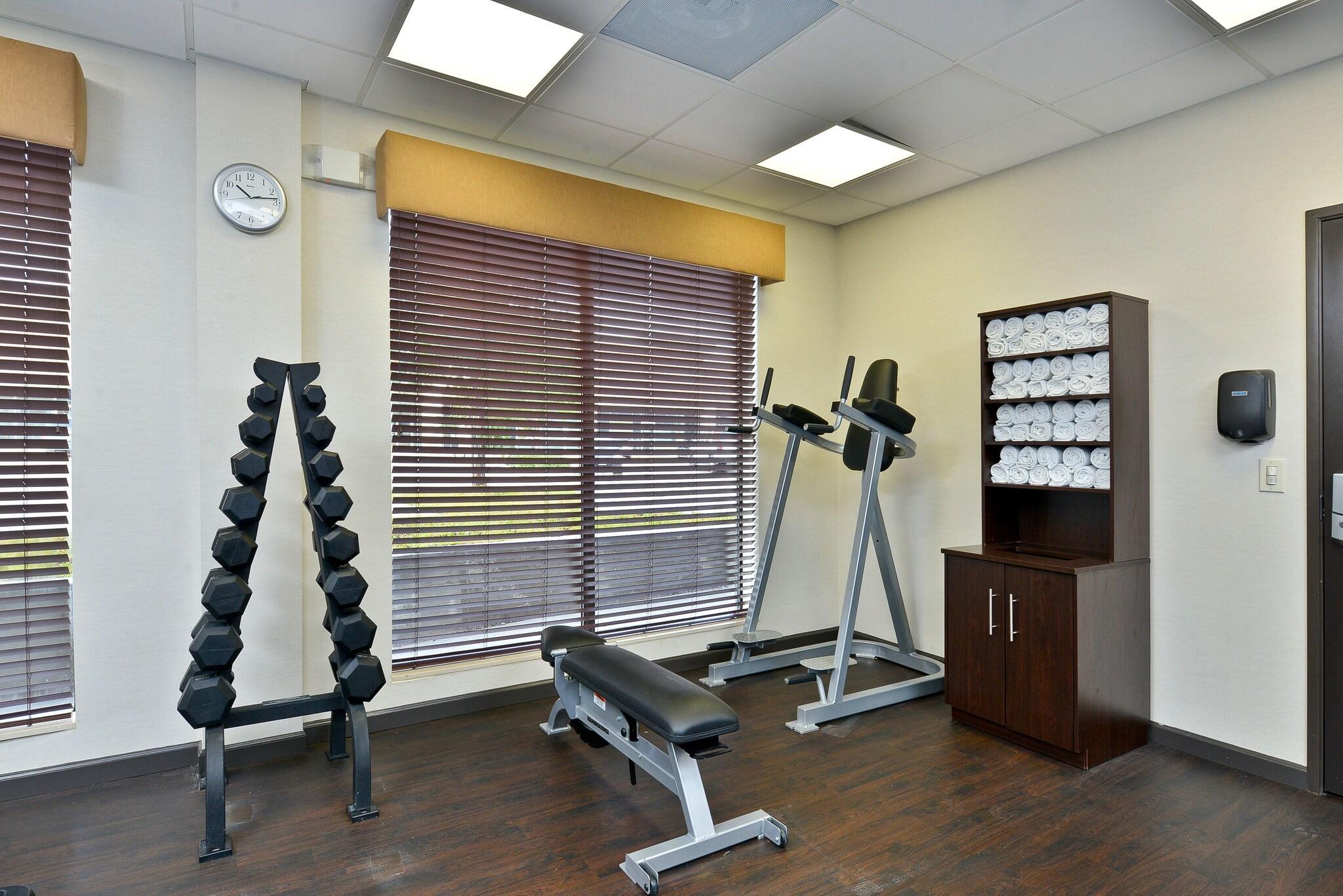 Instalaciones Recreativas Comfort Suites near Westchase on Beltway 8