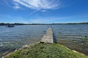 Alquiler Vacacional - Charming 4BR/3BA Lakefront Home w/ Dock, Kayaks + Fire Pit – Ackerson Lake