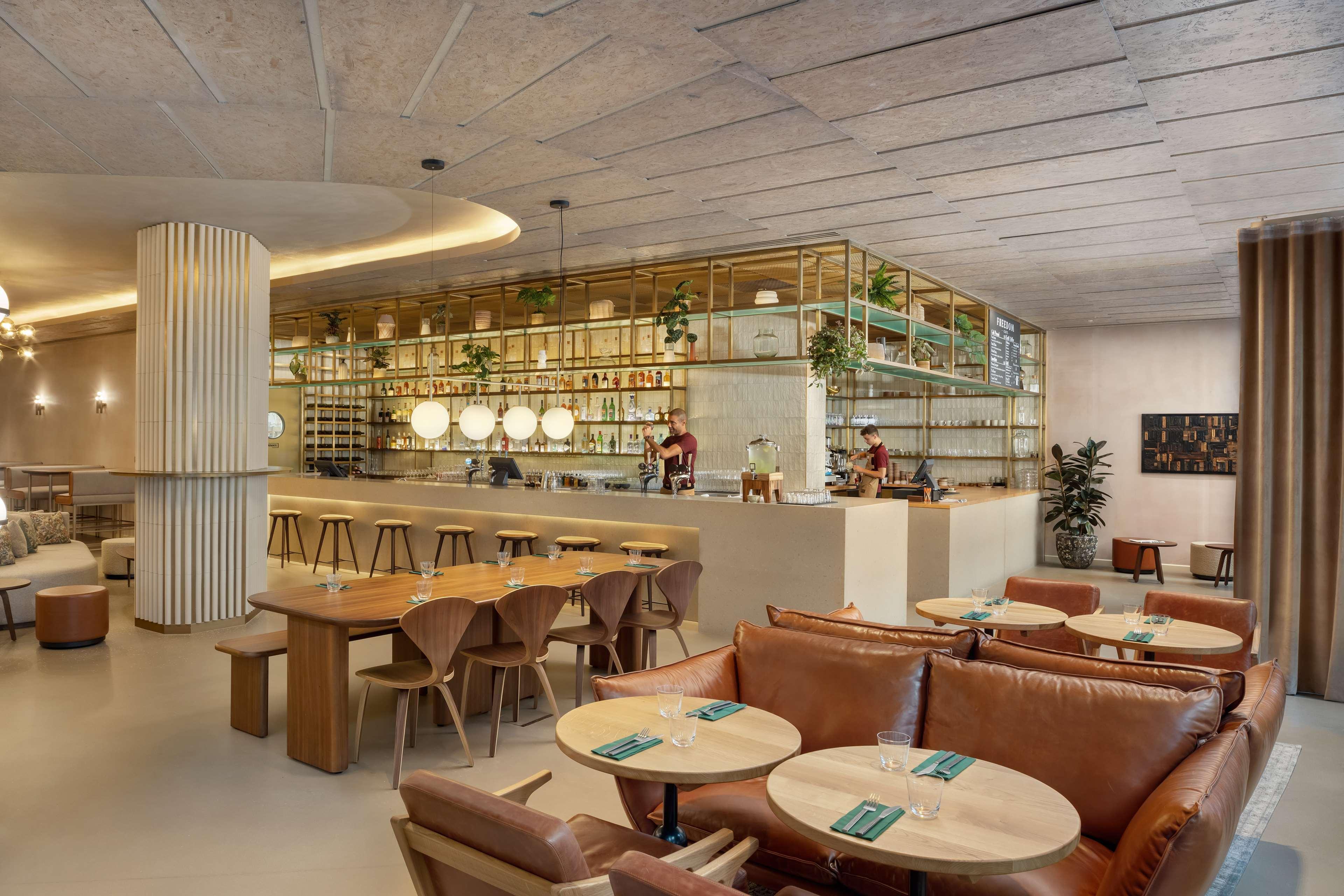 Bar/Salón Canopy by Hilton London City