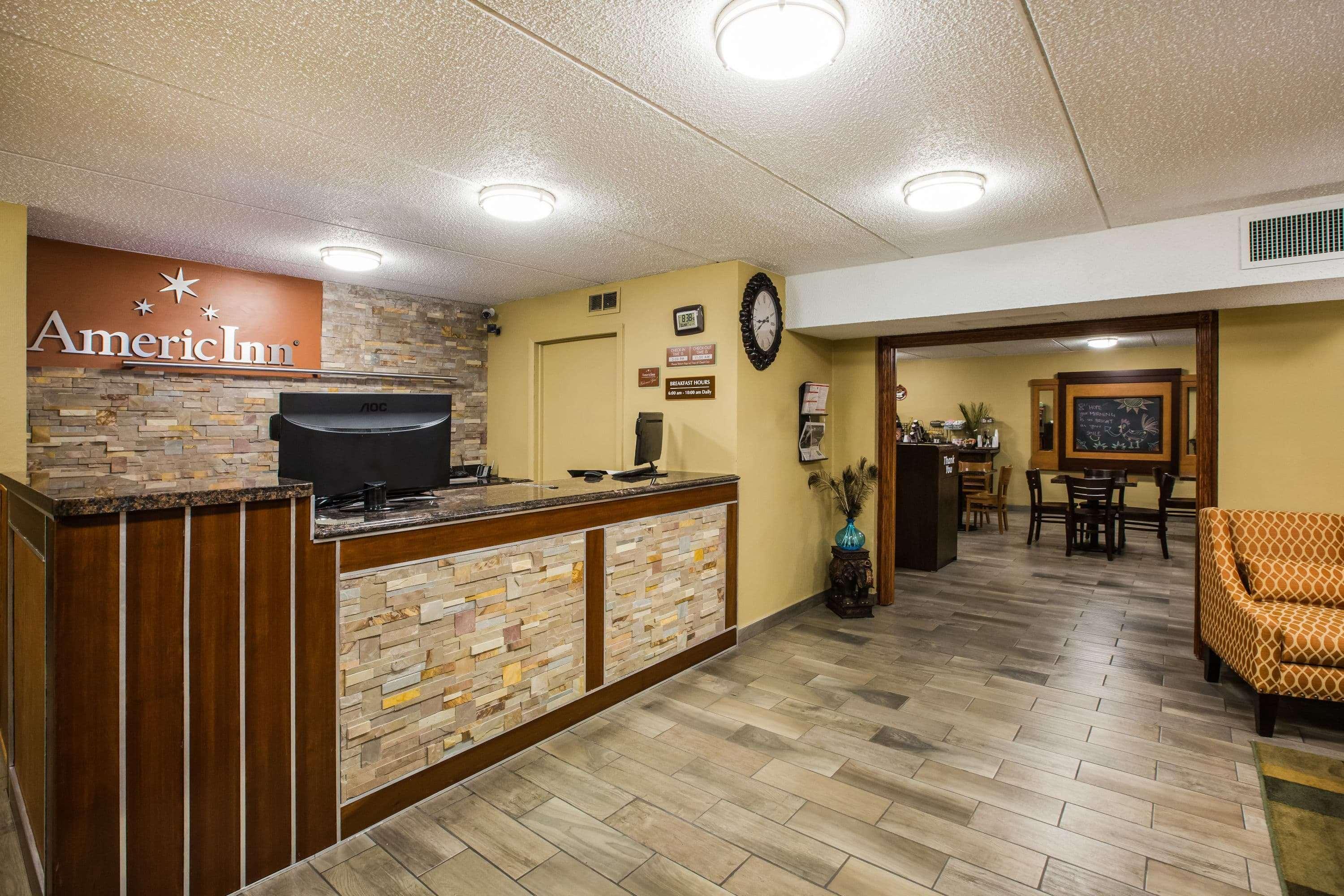 Vista Lobby AmericInn by Wyndham Baxter Brainerd