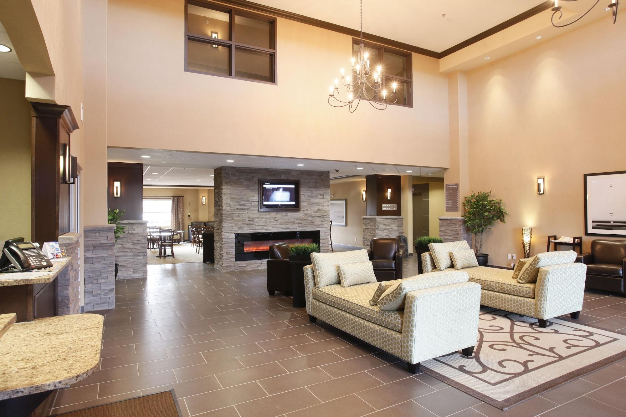 Vista Lobby Vegreville Suites