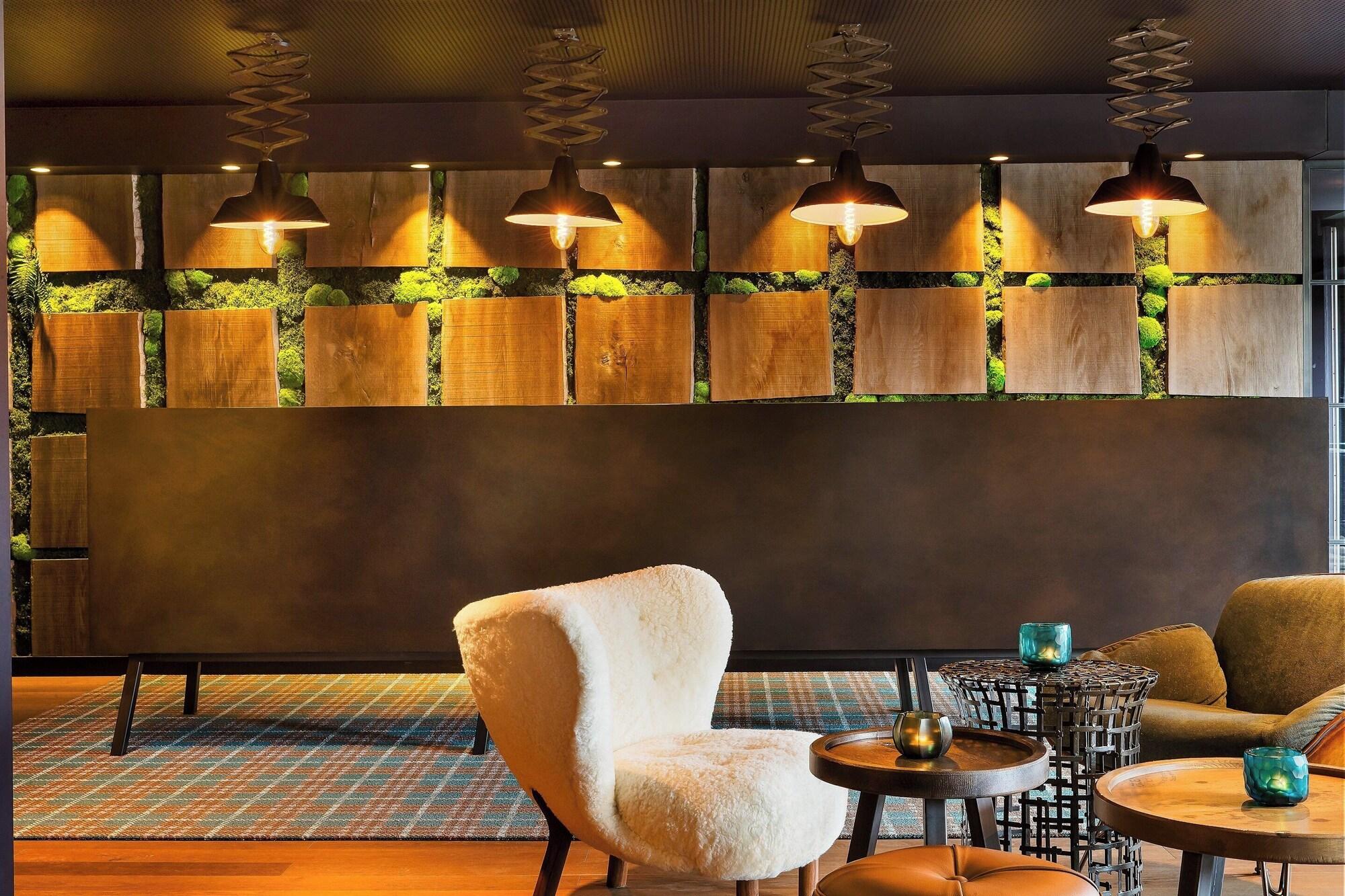 Vista Lobby Motel One Edinburgh - Royal