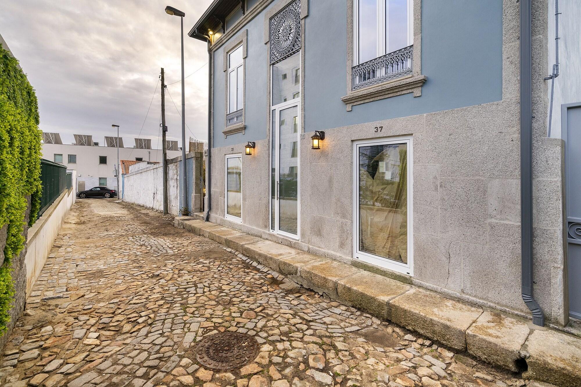 Vista Exterior Douro Prestige with Shared S-Pool