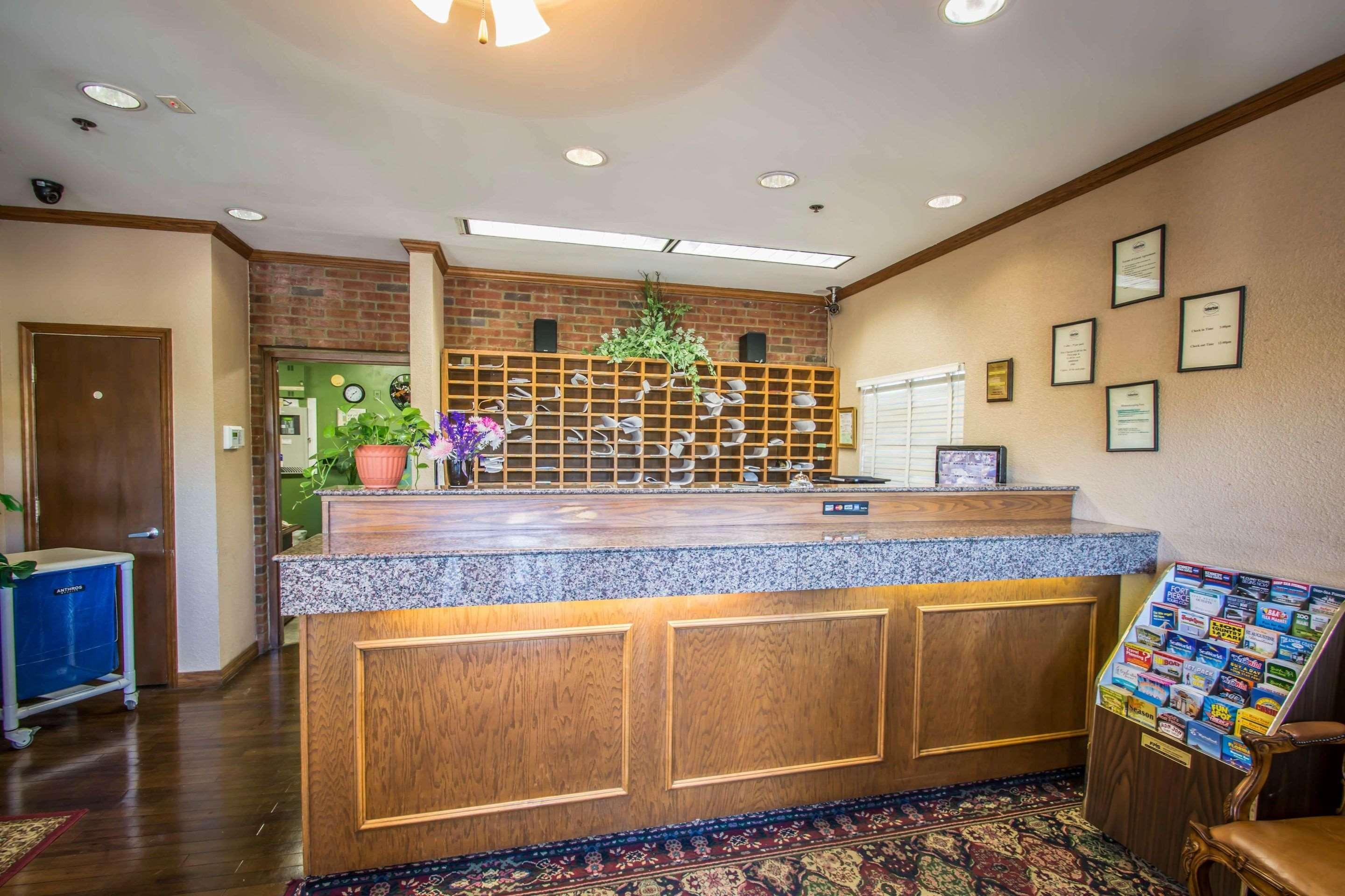 Vista Lobby Suburban Studios Stuart near Federal Hwy 1