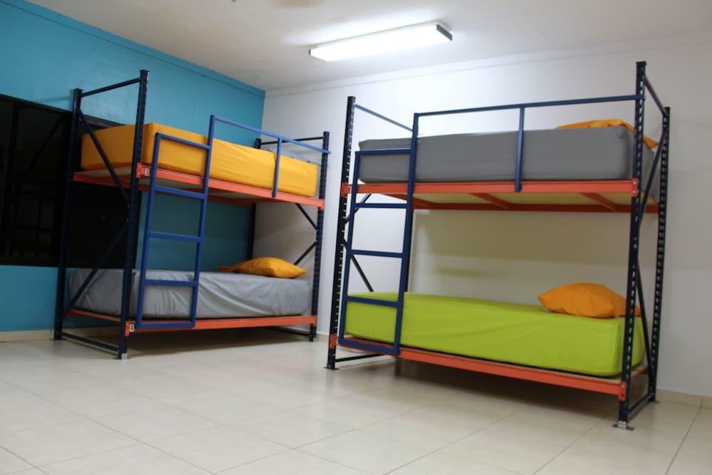Habitación 1877 Hostel