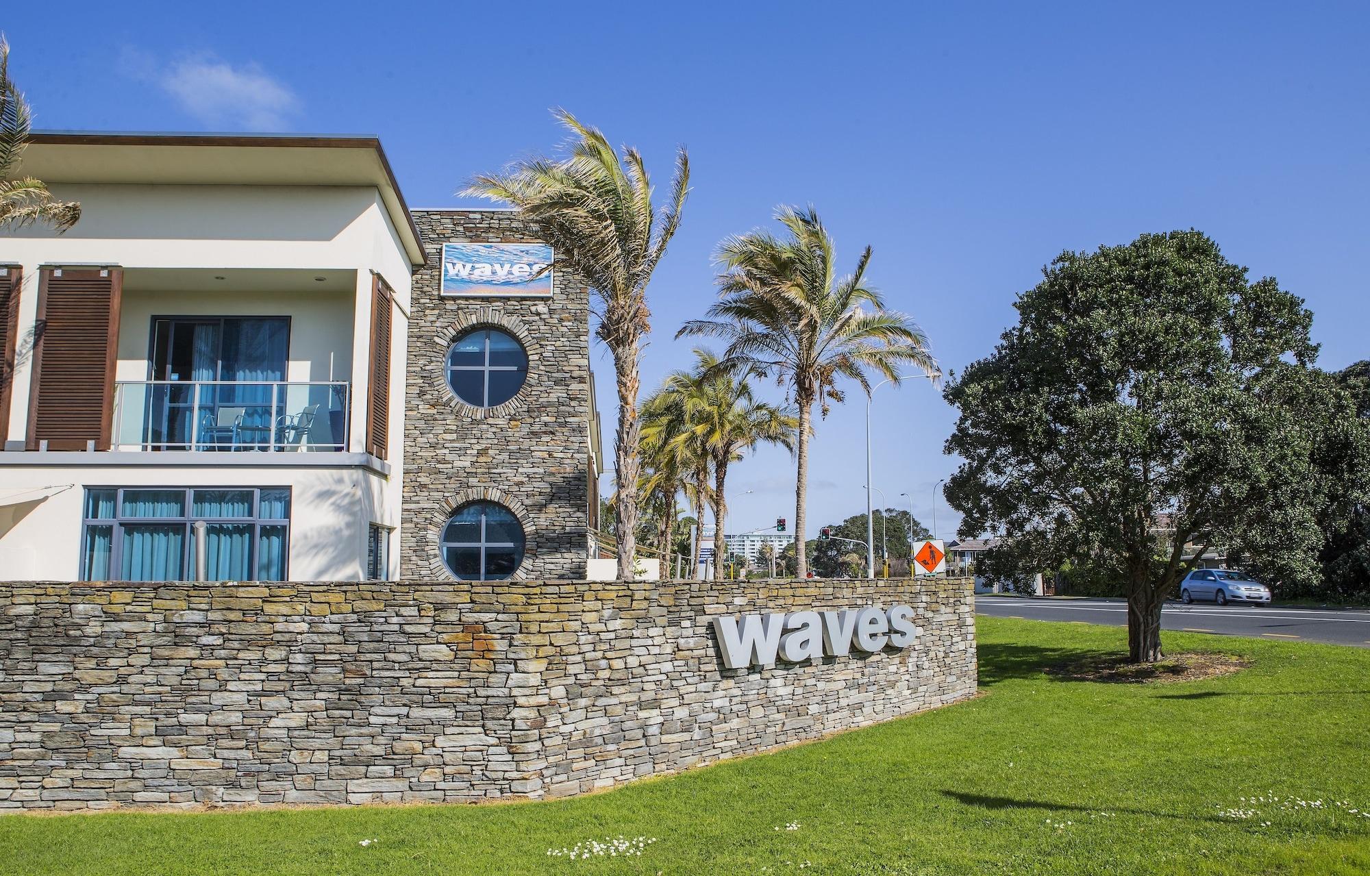 Vista Exterior Waves Motel