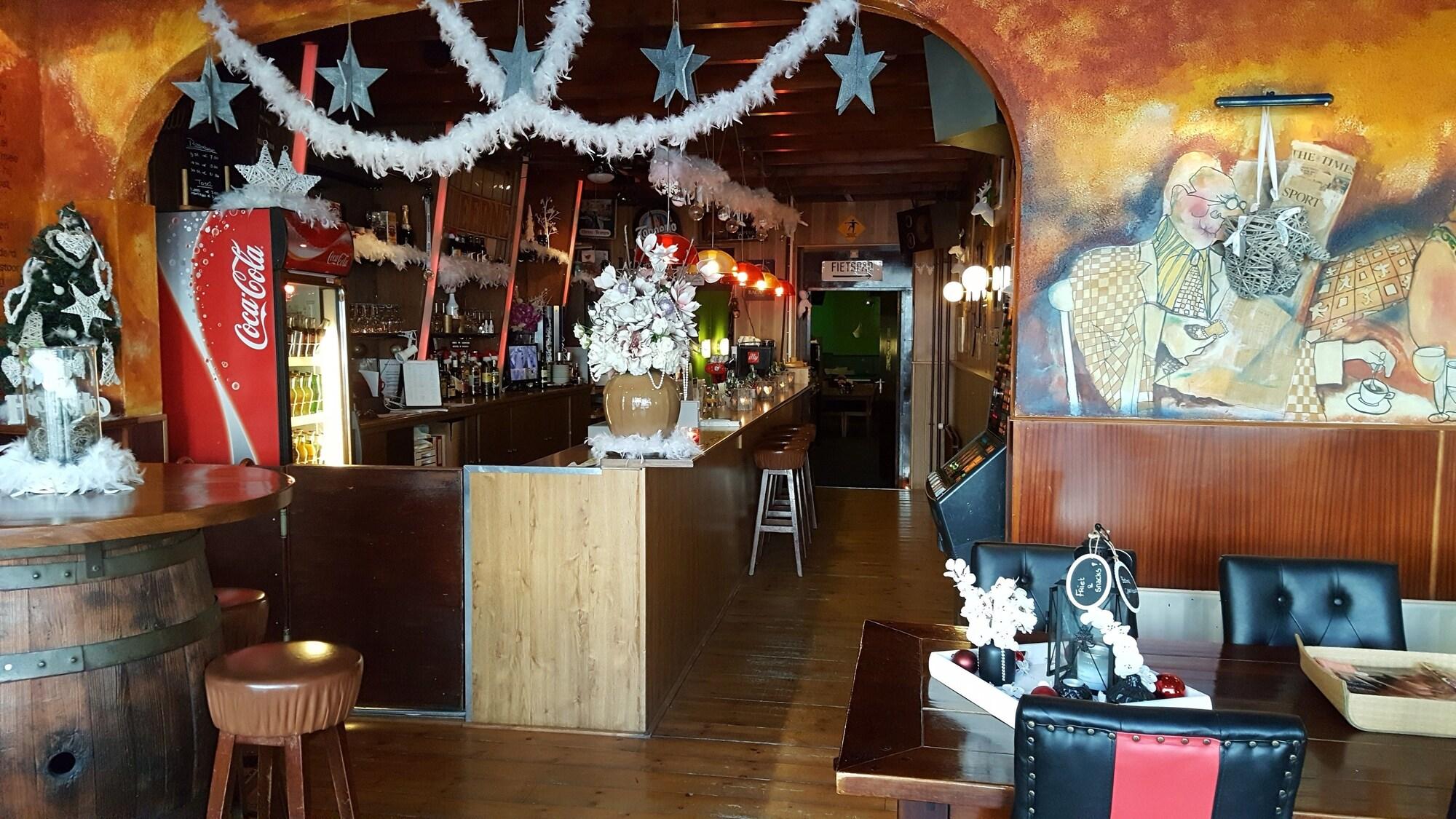 Bar/Salón Hotel Dupuis