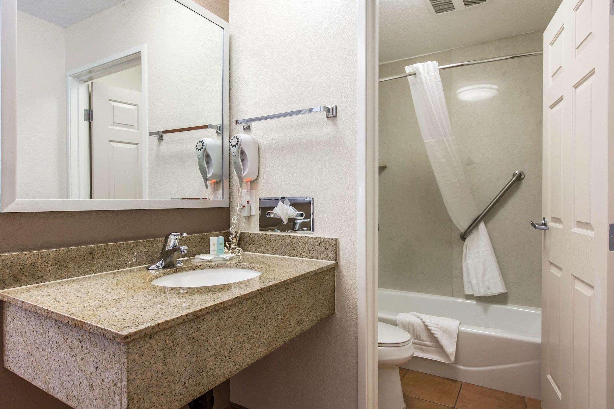 Equipamiento de Habitación Comfort Inn Los Angeles near Hollywood