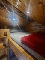 Alquiler Vacacional - Bigfoot Bungalow themed tiny home cabin! In the woods, 15 min from airport