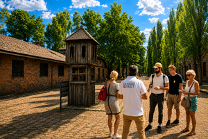 Actividad - Visita guiada histórica a Auschwitz-Birkenau con recogida opcional en el hotel