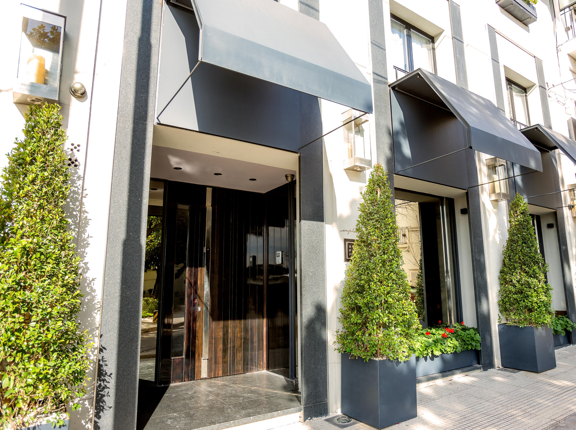 Vista Exterior Esplendor by Wyndham Plaza Francia