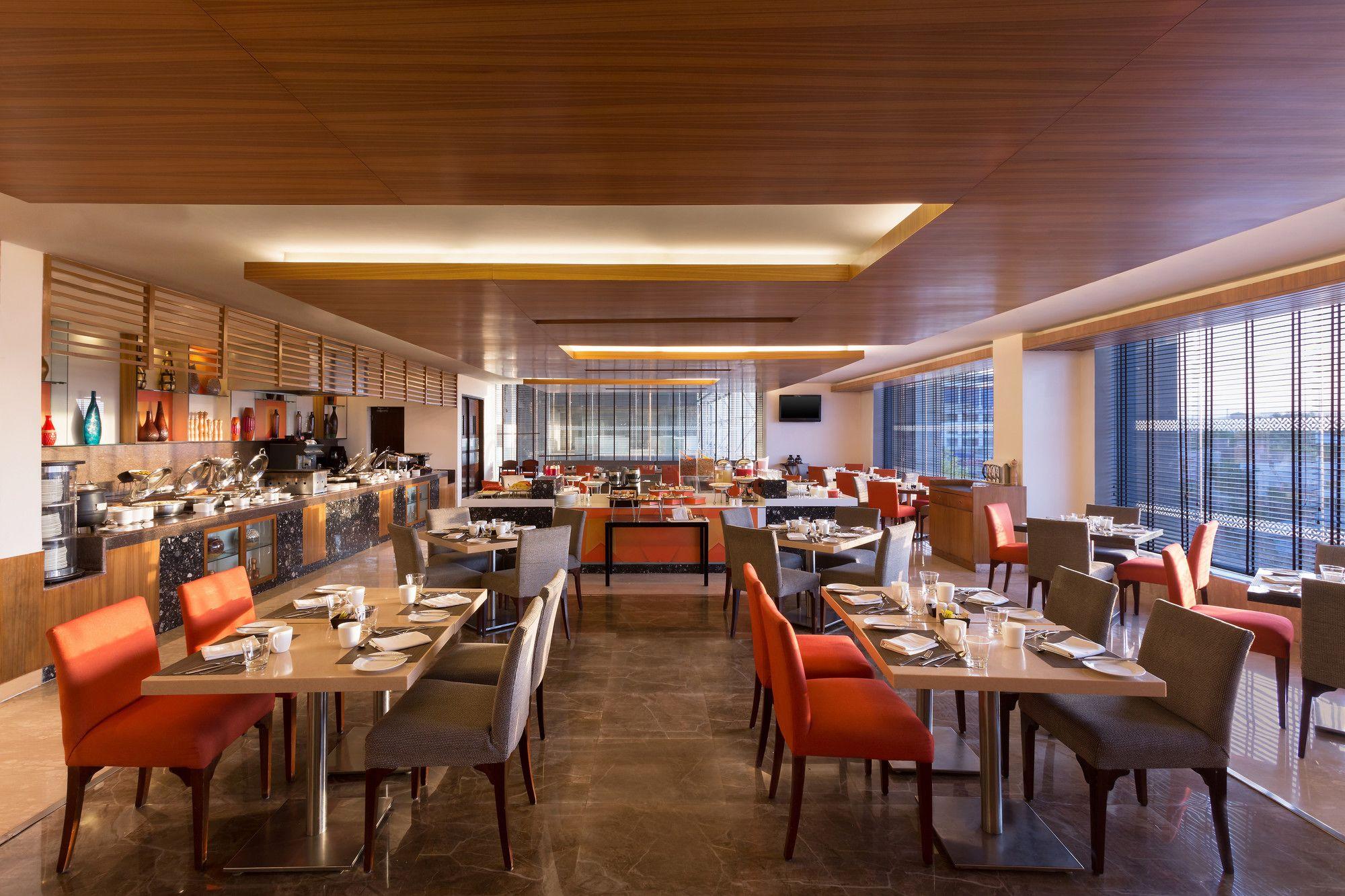 Restaurant Four Points by Sheraton Jaipur, City Square