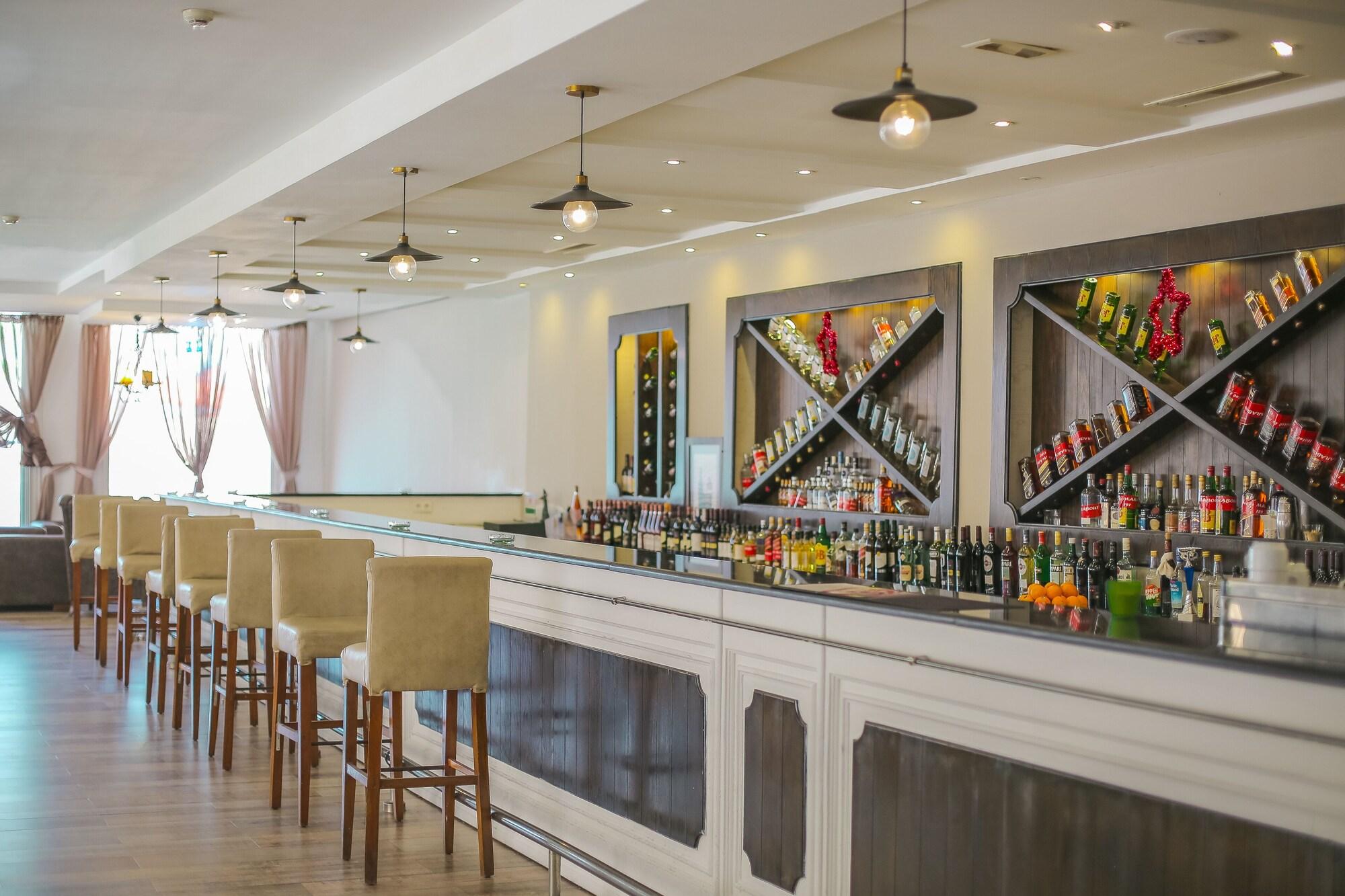 Bar/Salón Hotel Marabout - Families and Couples Only