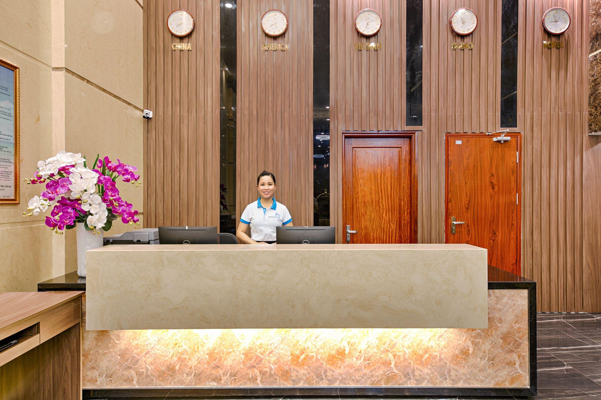 Vista Lobby Alisia Beach Hotel Da Nang