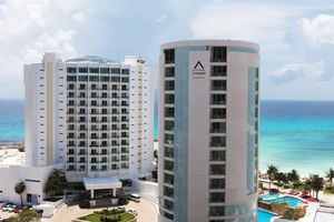 Los Mejores Hoteles de 5 Estrellas Cerca de Coco Bongo