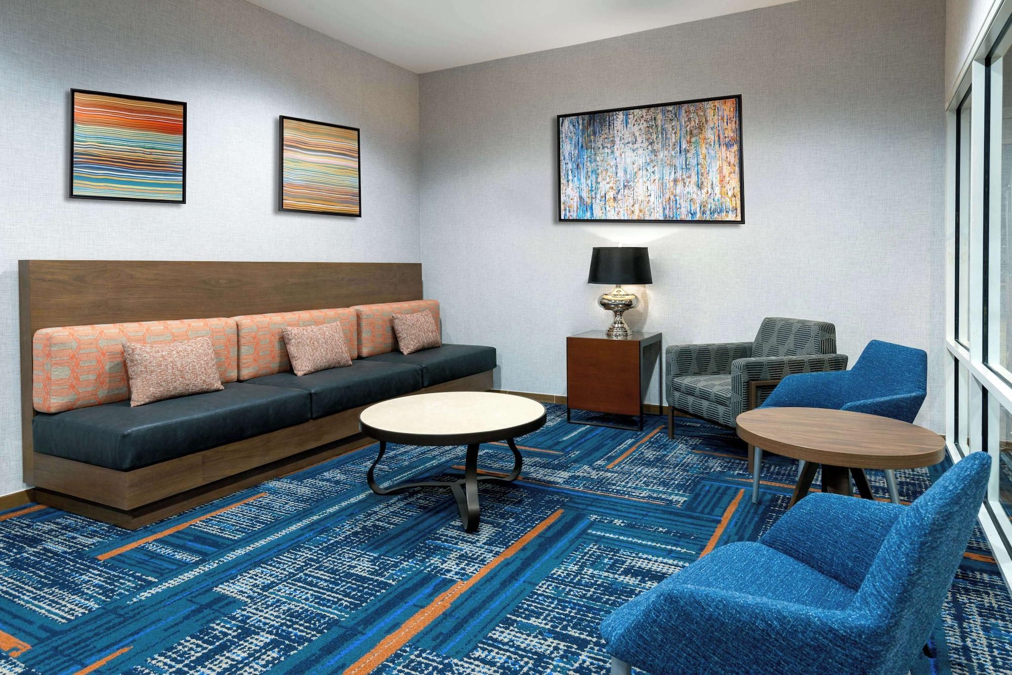 Vista Lobby Hampton Inn Charlotte-Uptown