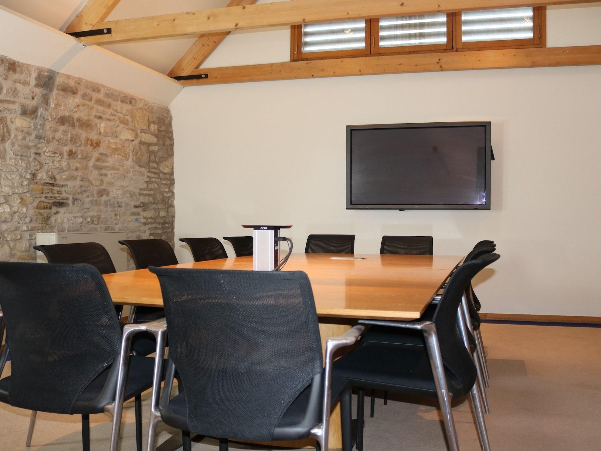 Sala de Reuniones Old Church Farm