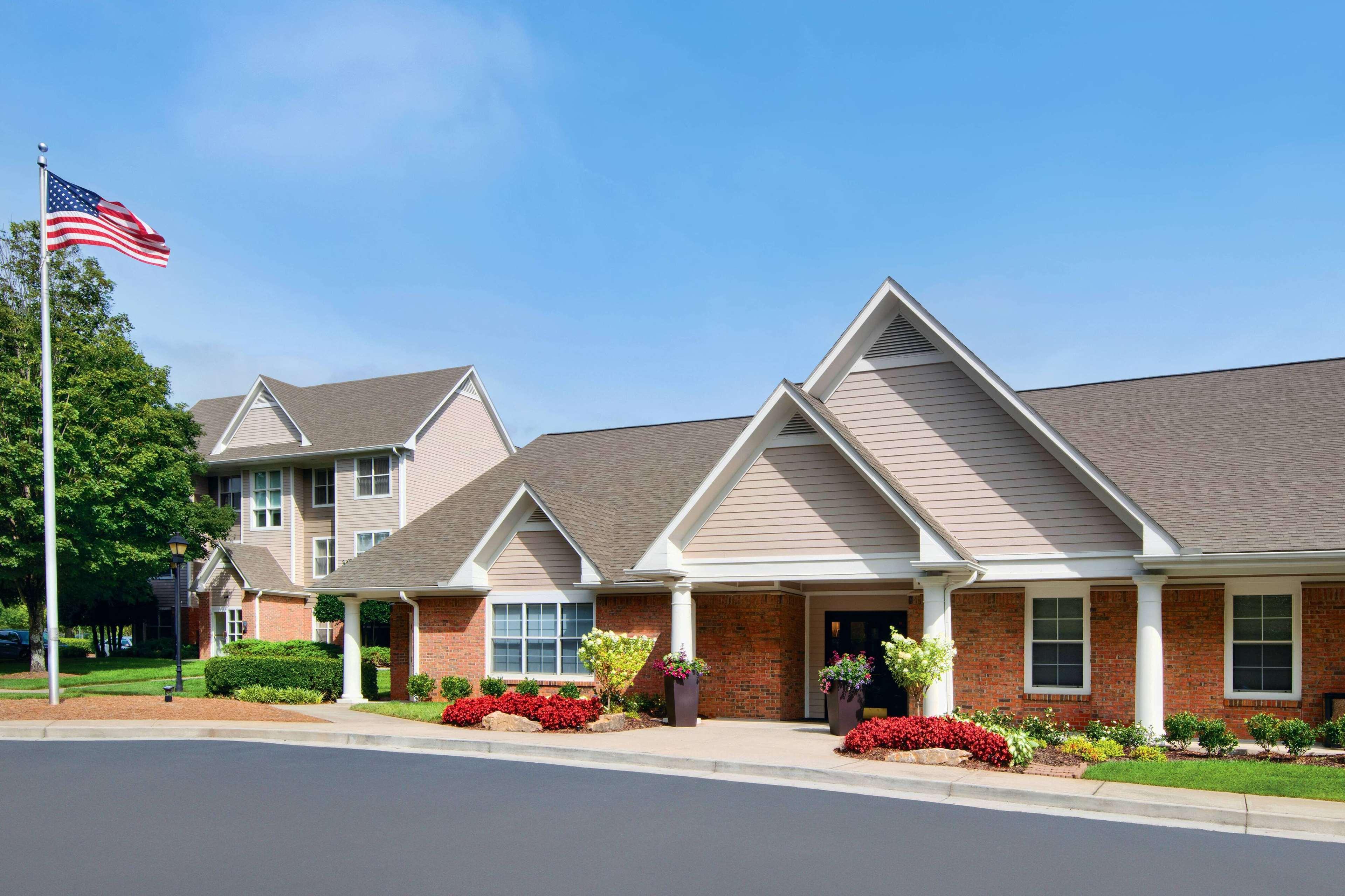Vista Exterior Sonesta ES Suites Atlanta Alpharetta North Point Mall