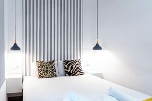 Alquiler Vacacional - Spacious, modern, and central 2-bedroom apartment with 1 bathroom in Madrid