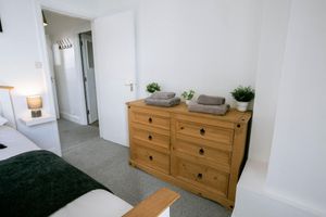 Alquiler Vacacional - Spacious Hidden Apt Walk To City Ctr Free Parking