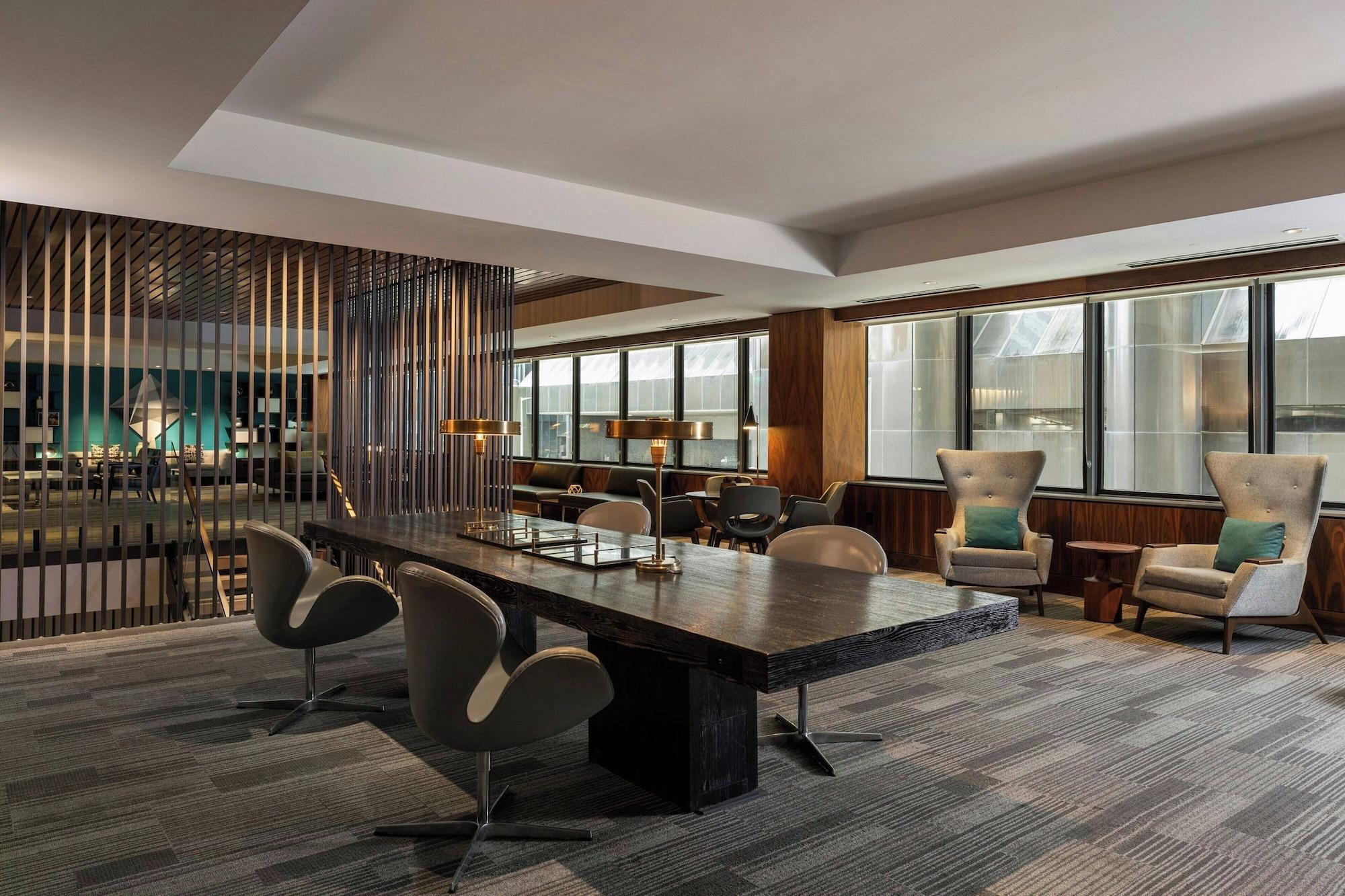 Vista Lobby Le Meridien Houston Downtown