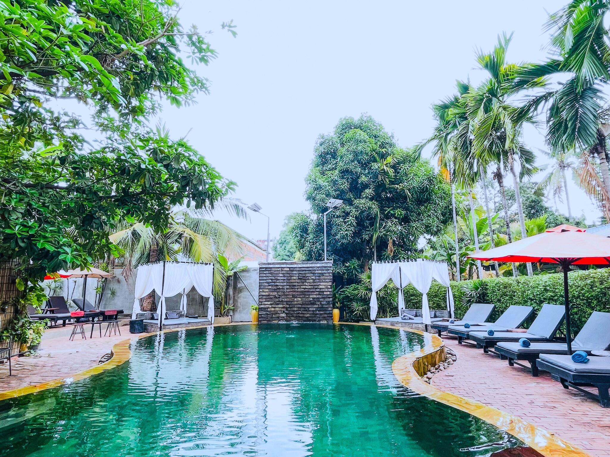 Vista Exterior Central Privilege Hotel