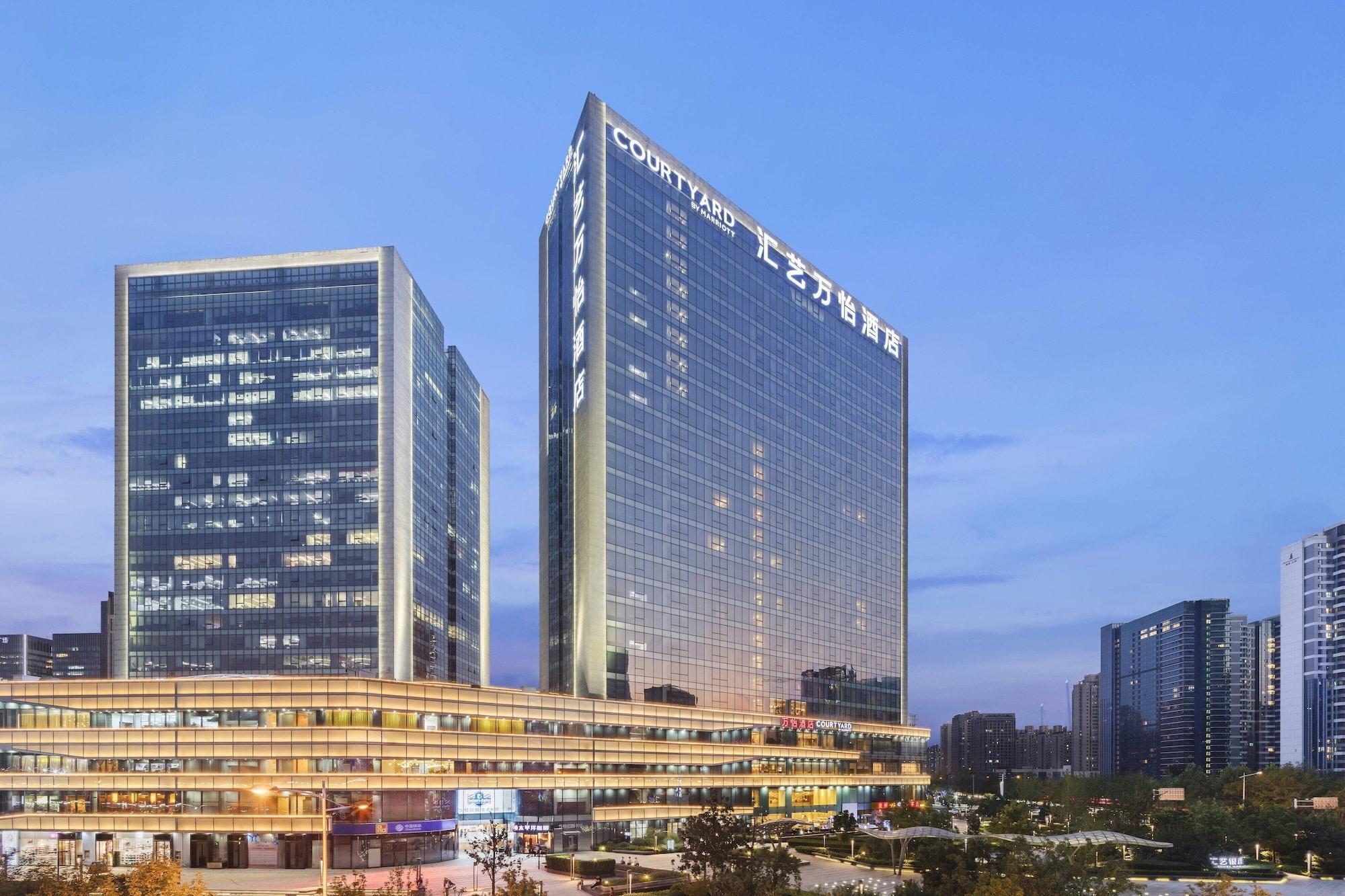 Vista Exterior Courtyard by Marriott Zhengzhou East