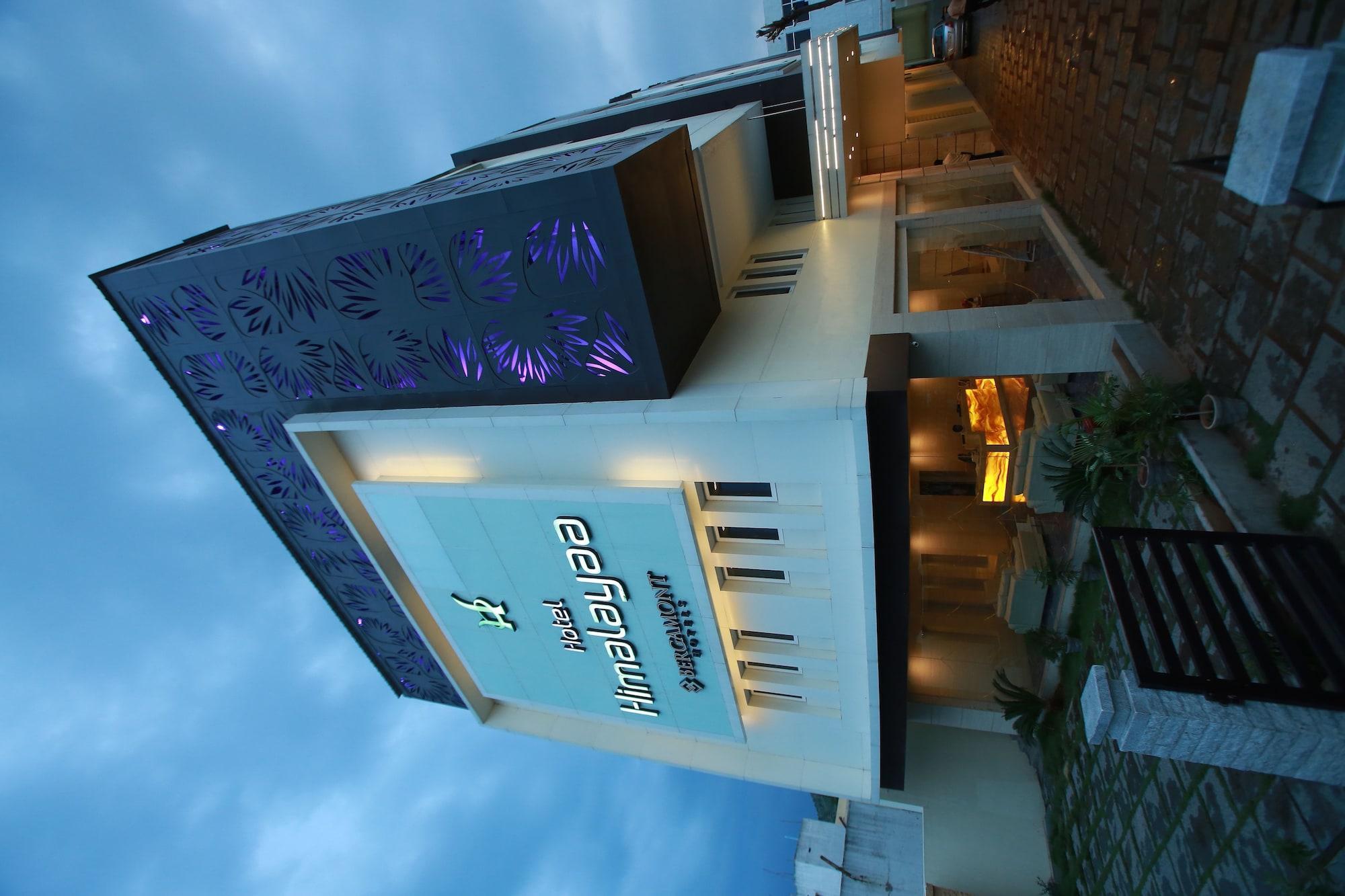 Vista Exterior Hotel Himalayaa