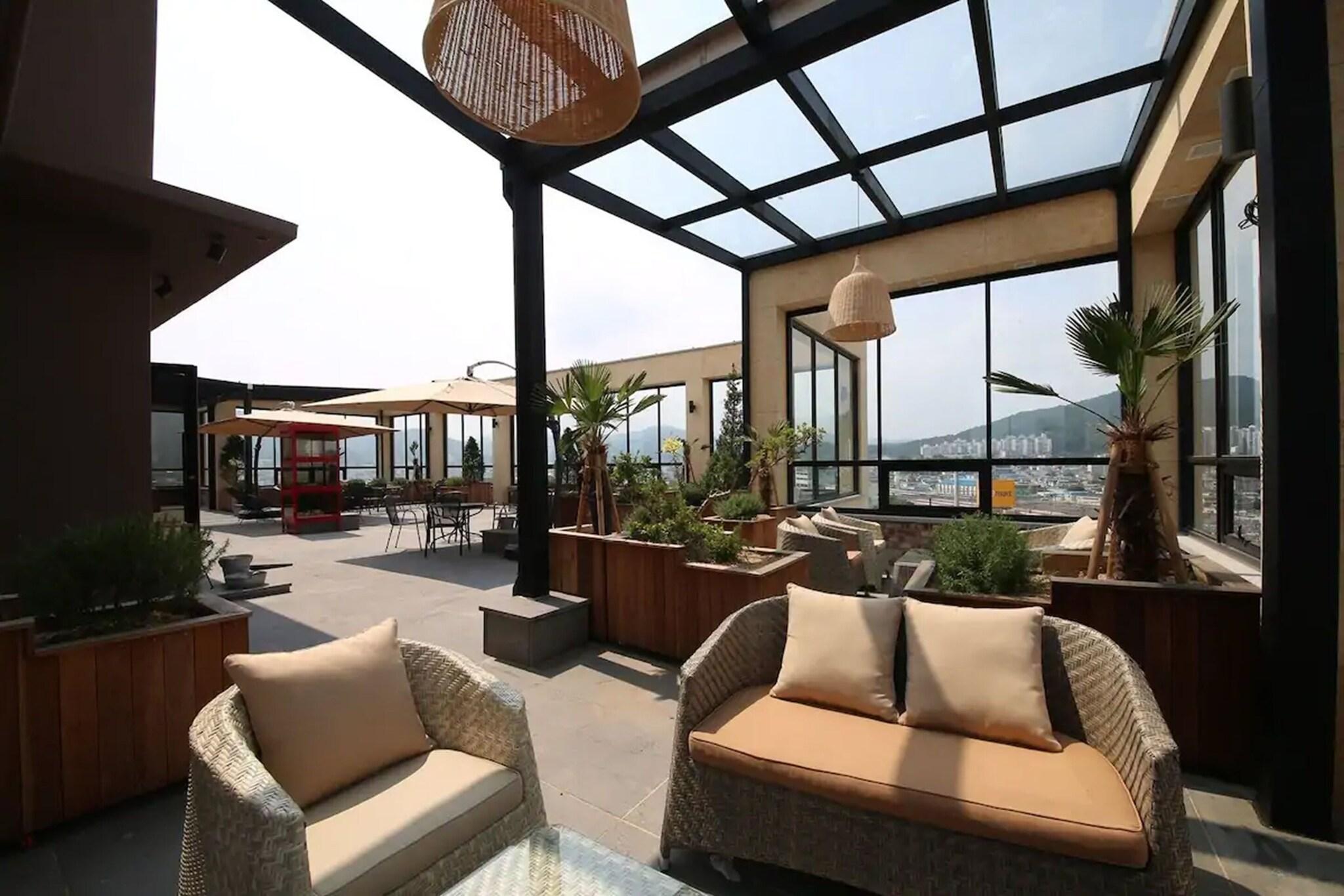 Varios Hotel RAUM