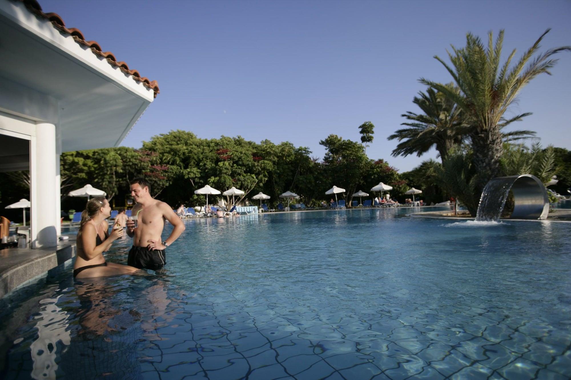 Vista Piscina Avanti Hotel