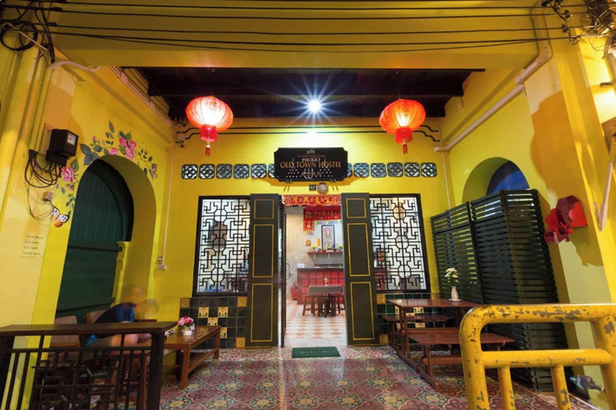 Varios Phuket Old Town Hostel