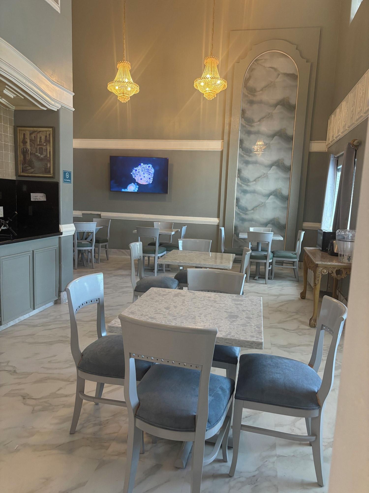 Restaurant Deluxe 6 Inn & Suites
