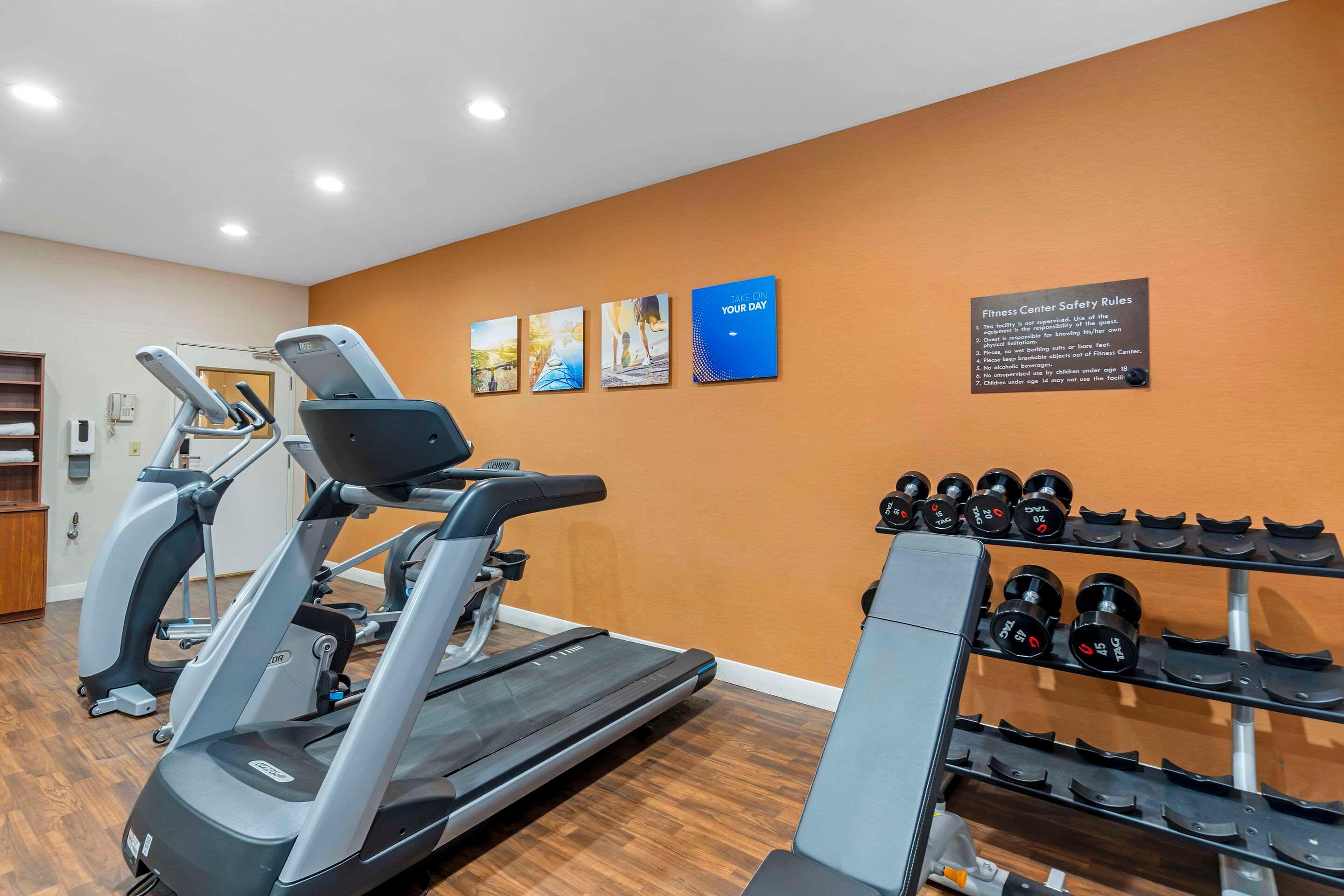 Gimnasio Comfort Suites Normal University area