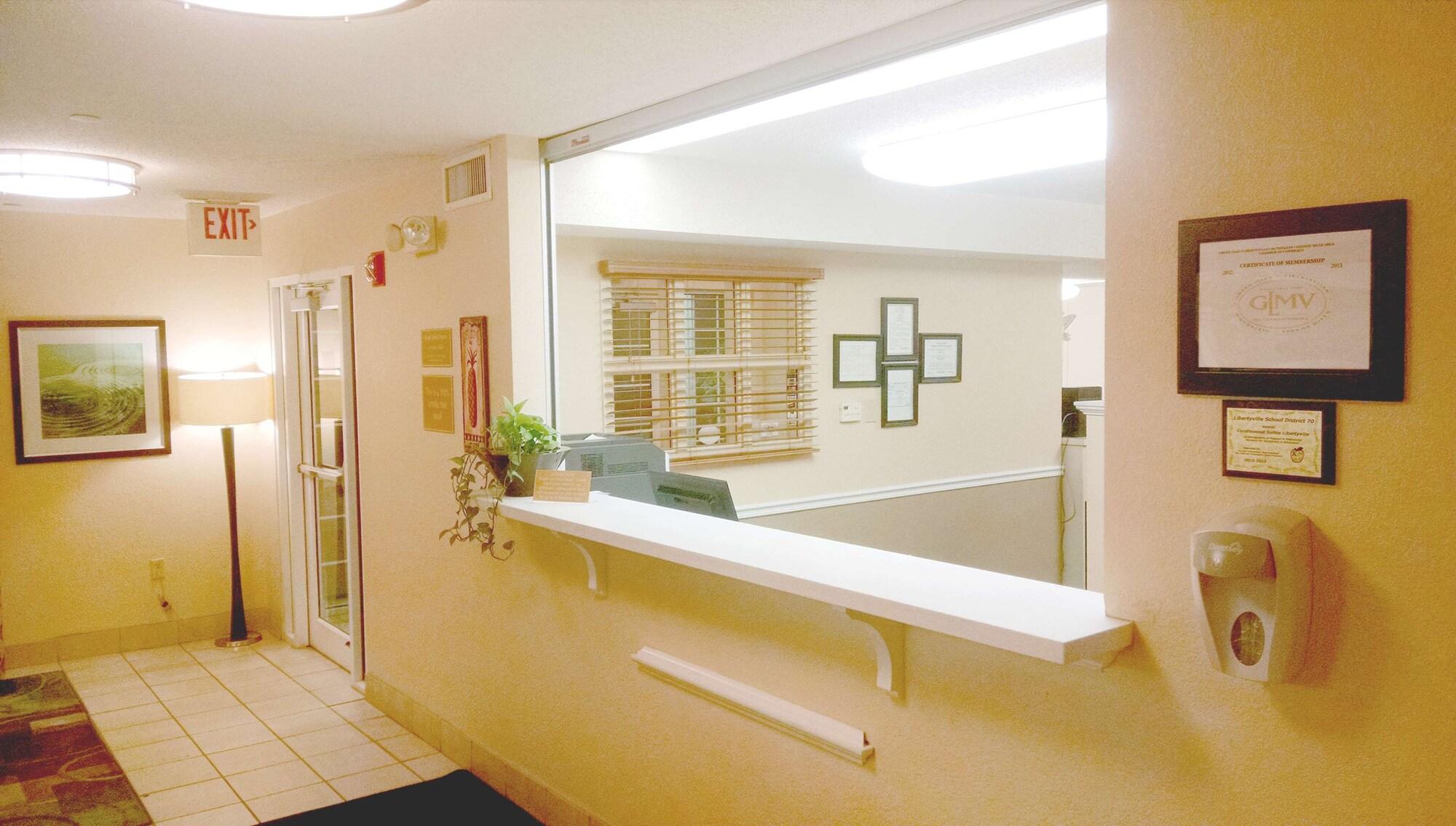 Vista Lobby Sonesta Simply Suites Chicago Libertyville