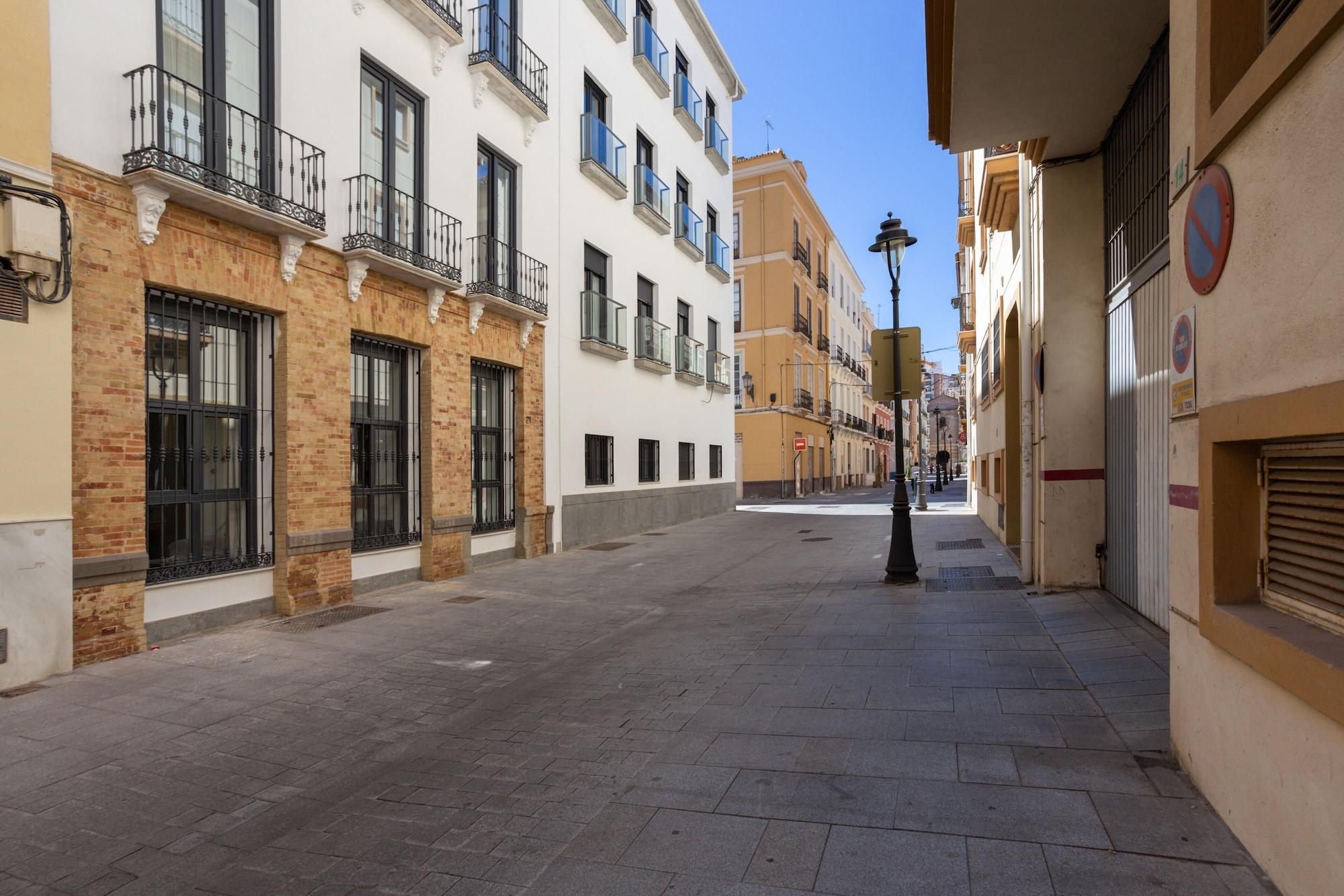 Vista Exterior Limehome Málaga Calle Ancha del Carmen