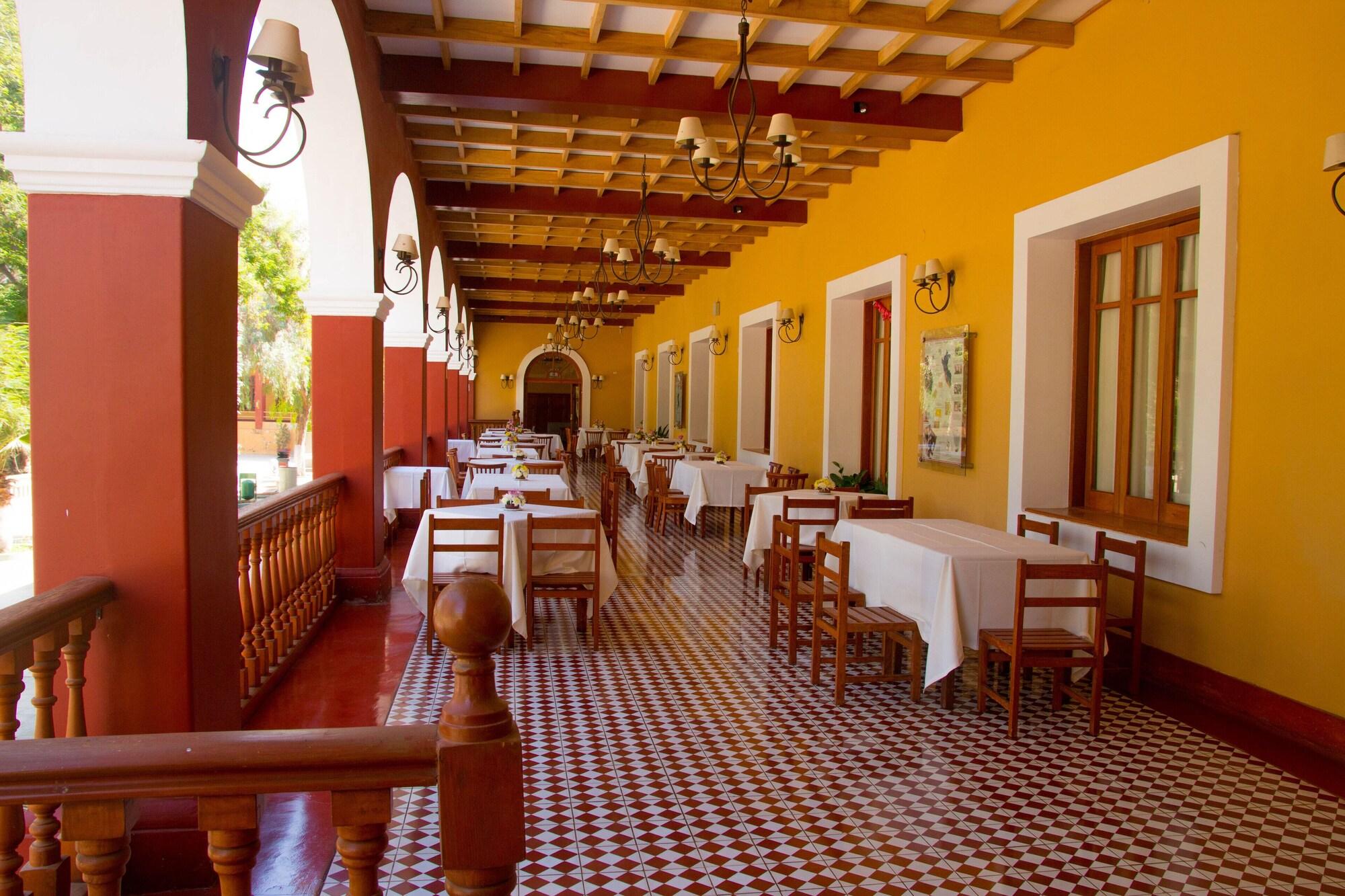 Restaurant DM Hoteles Mossone Ica